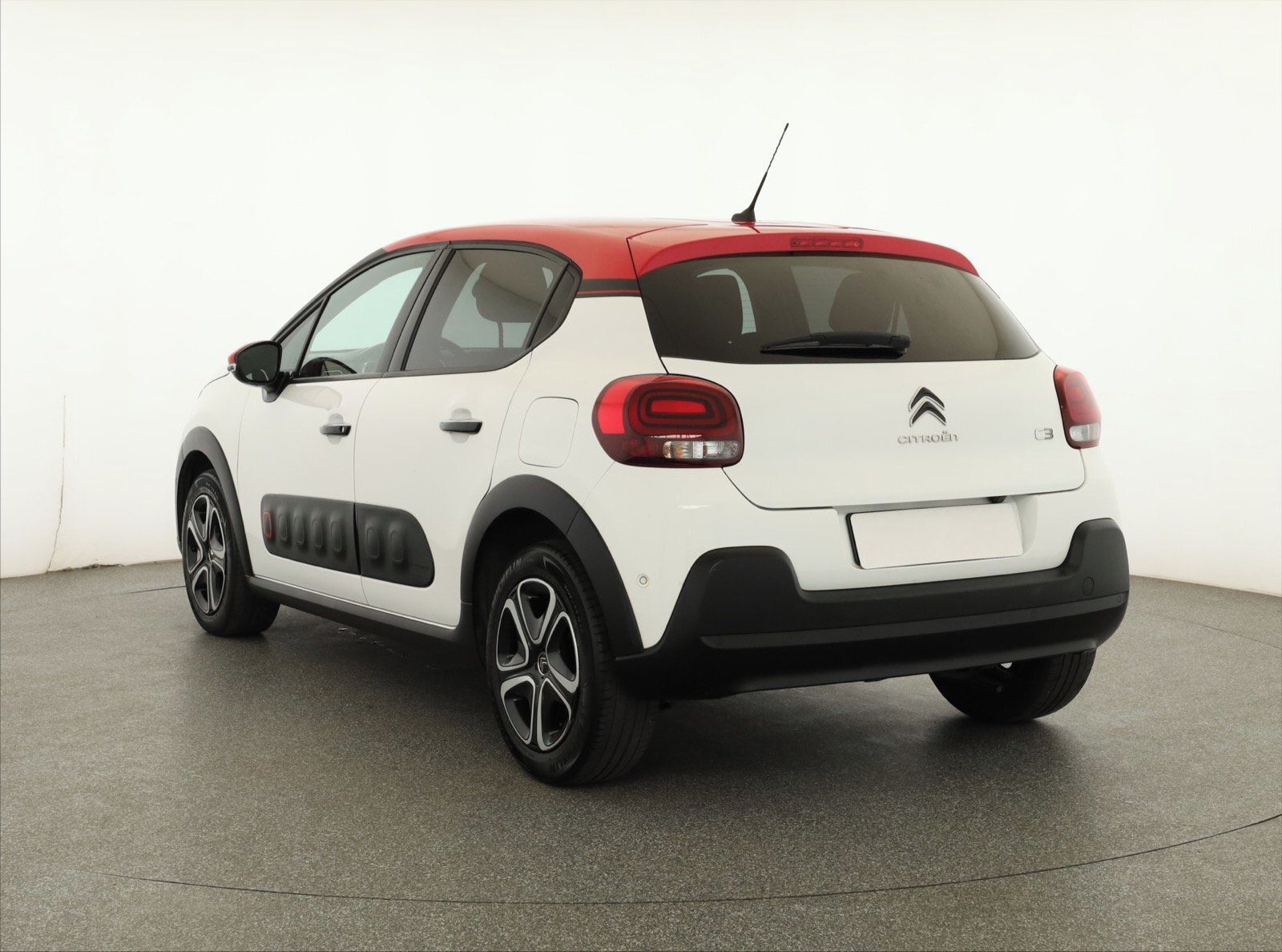 Citroën C3, 1.2 PureTech, Automat, Navi - fotka 4