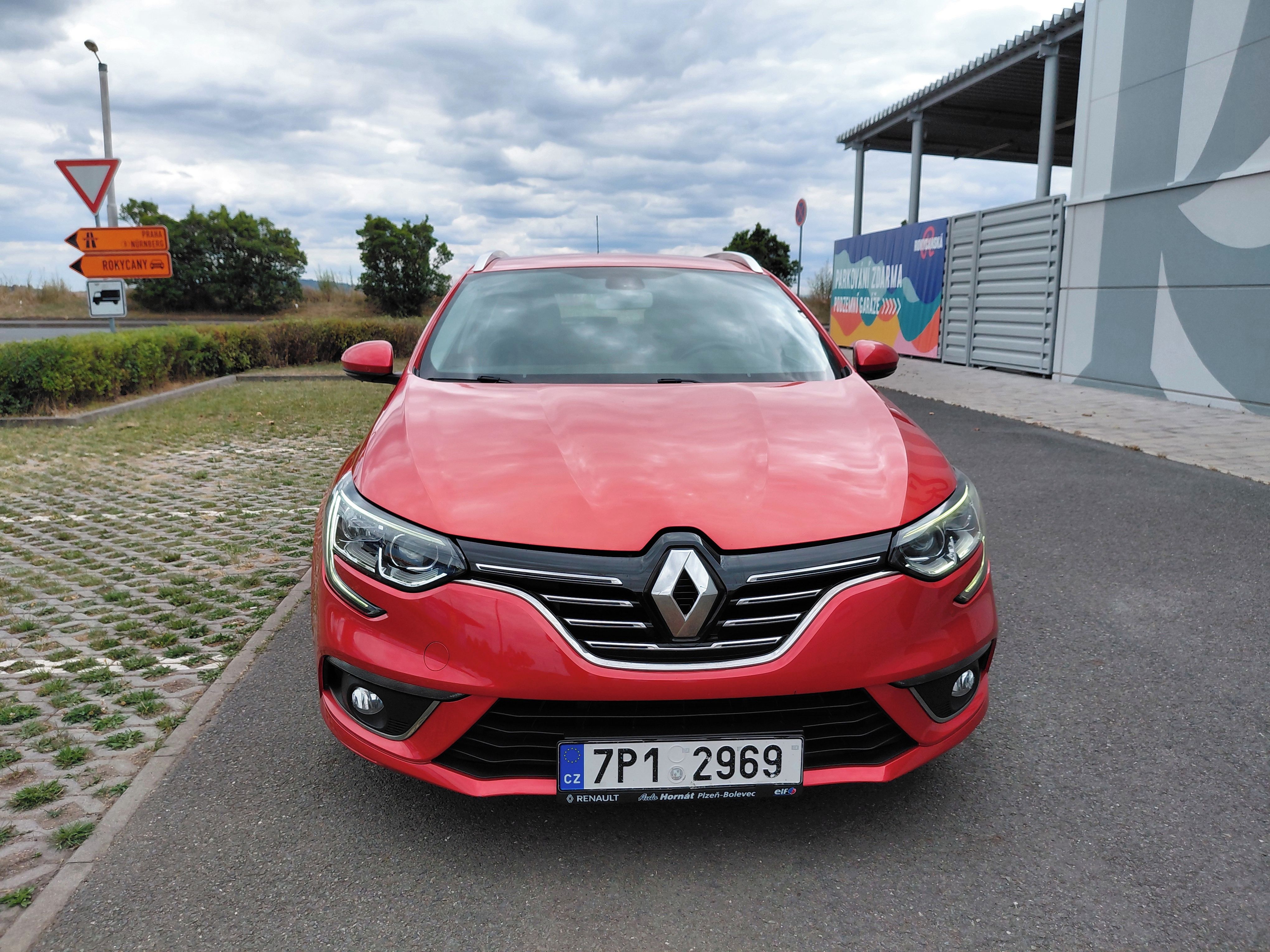 Renault Mégane, 1.2TCE 97KW 1.MAJ VELMI PĚKNÉ - fotka 2