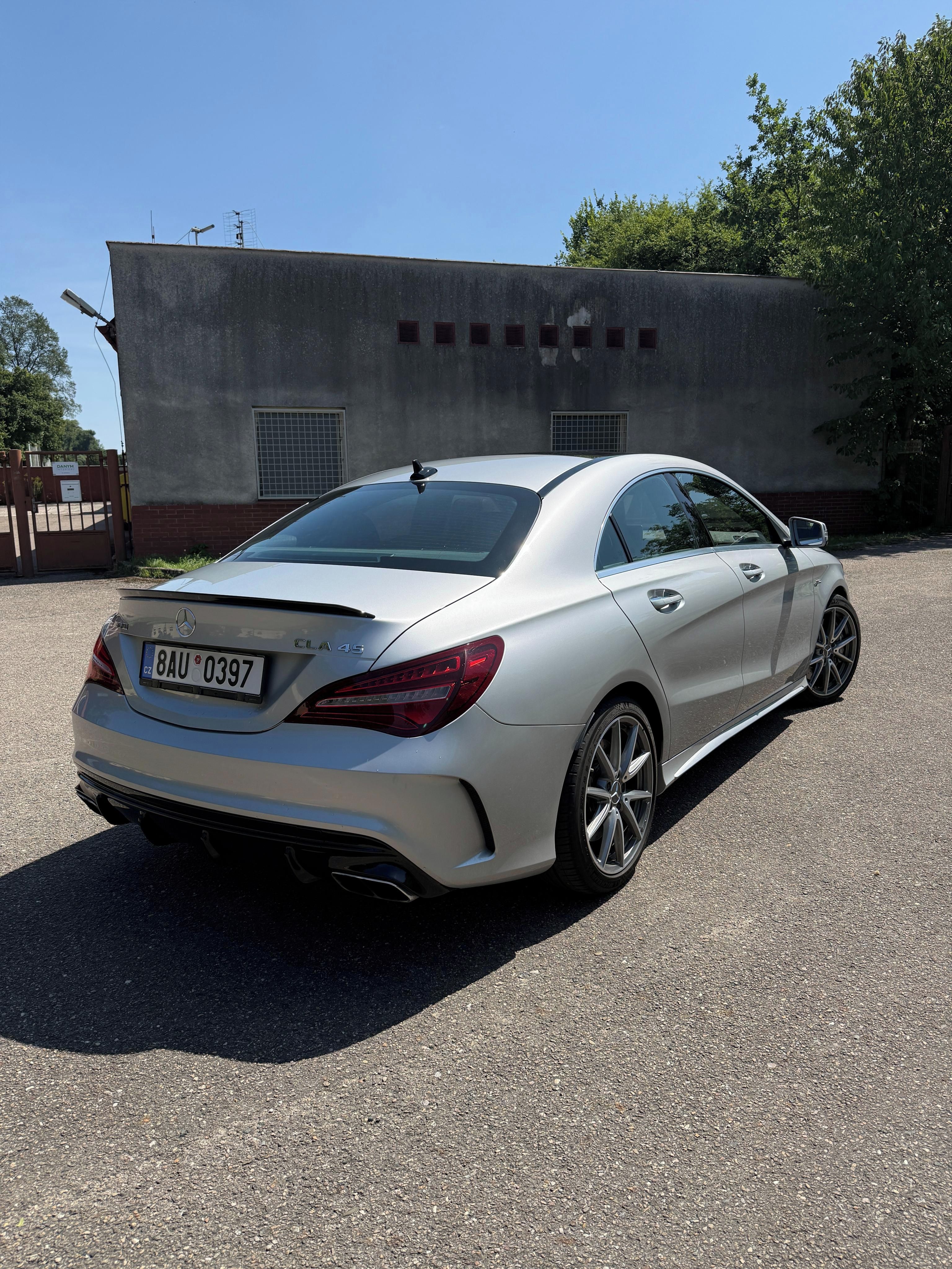 Mercedes-Benz CLA, Mercedes CLA 45 AMG 4MATIC - fotka 4