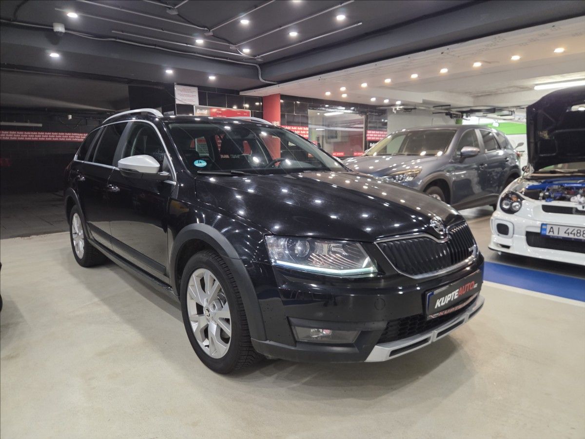 Škoda Octavia, 1,8 TSI  SCOUT - fotka 2