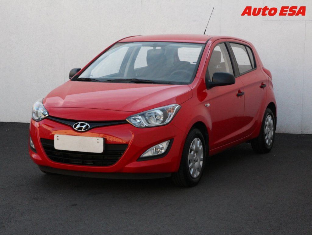 Hyundai i20, 1.3i,AC,TZ - fotka 3