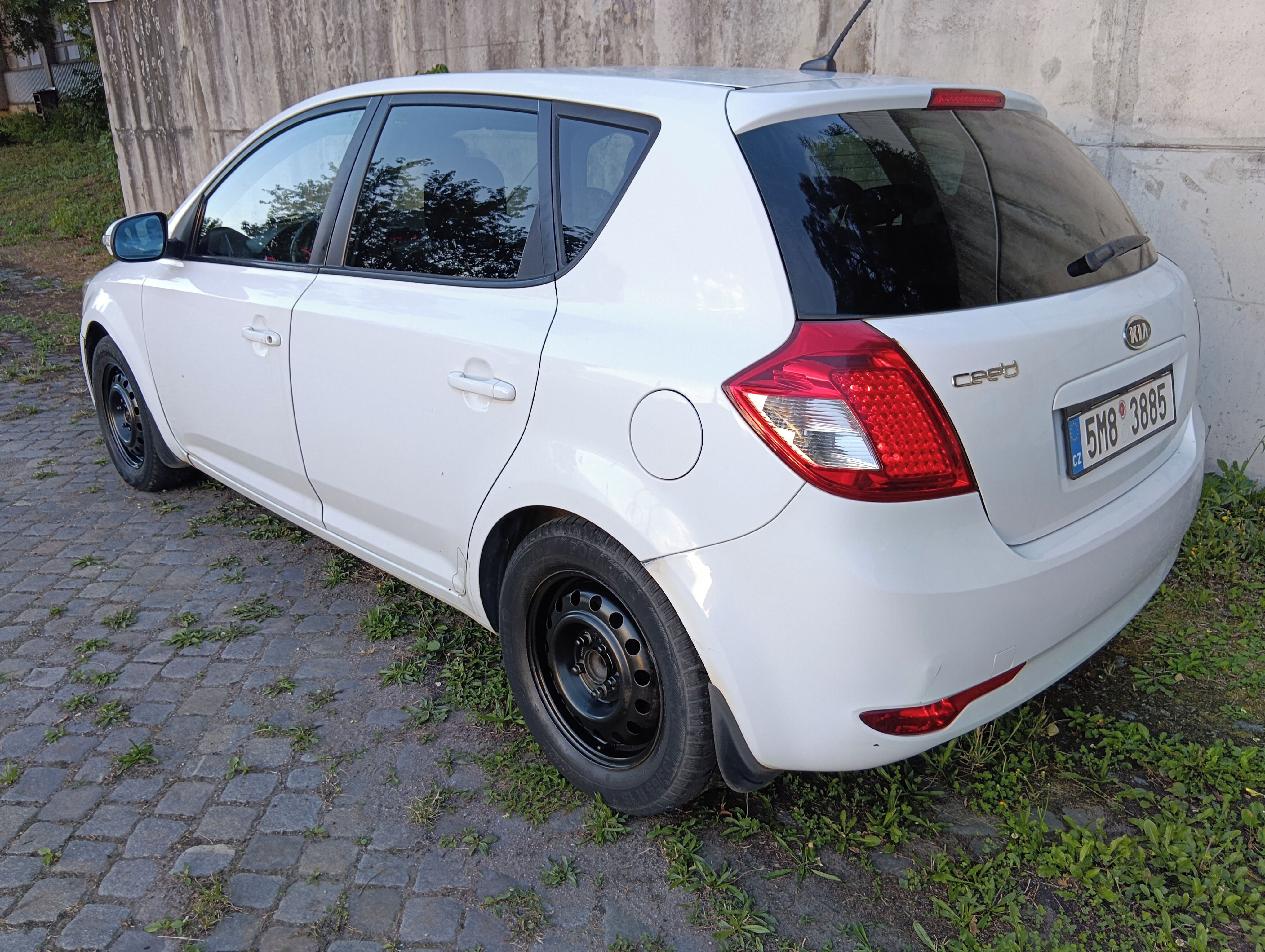 Kia Cee´d, 1.6 D/85 kW, AUTOMAT, výhřev, - fotka 6