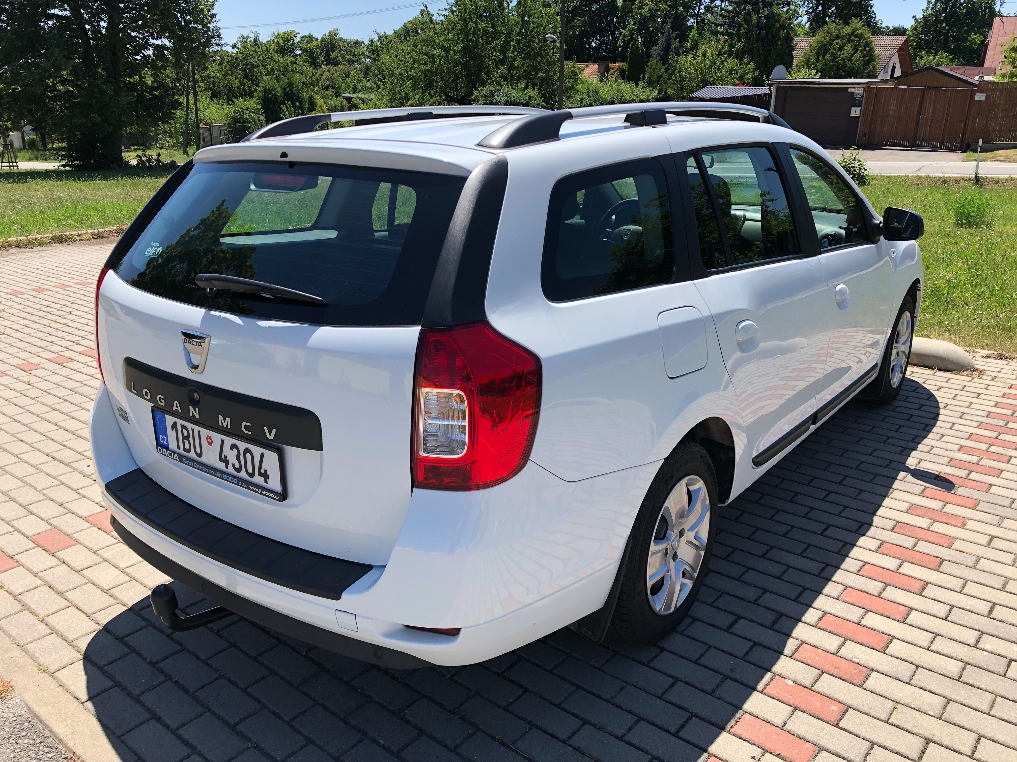 Dacia Logan, 1,0 tažné, zimní pneu - fotka 4