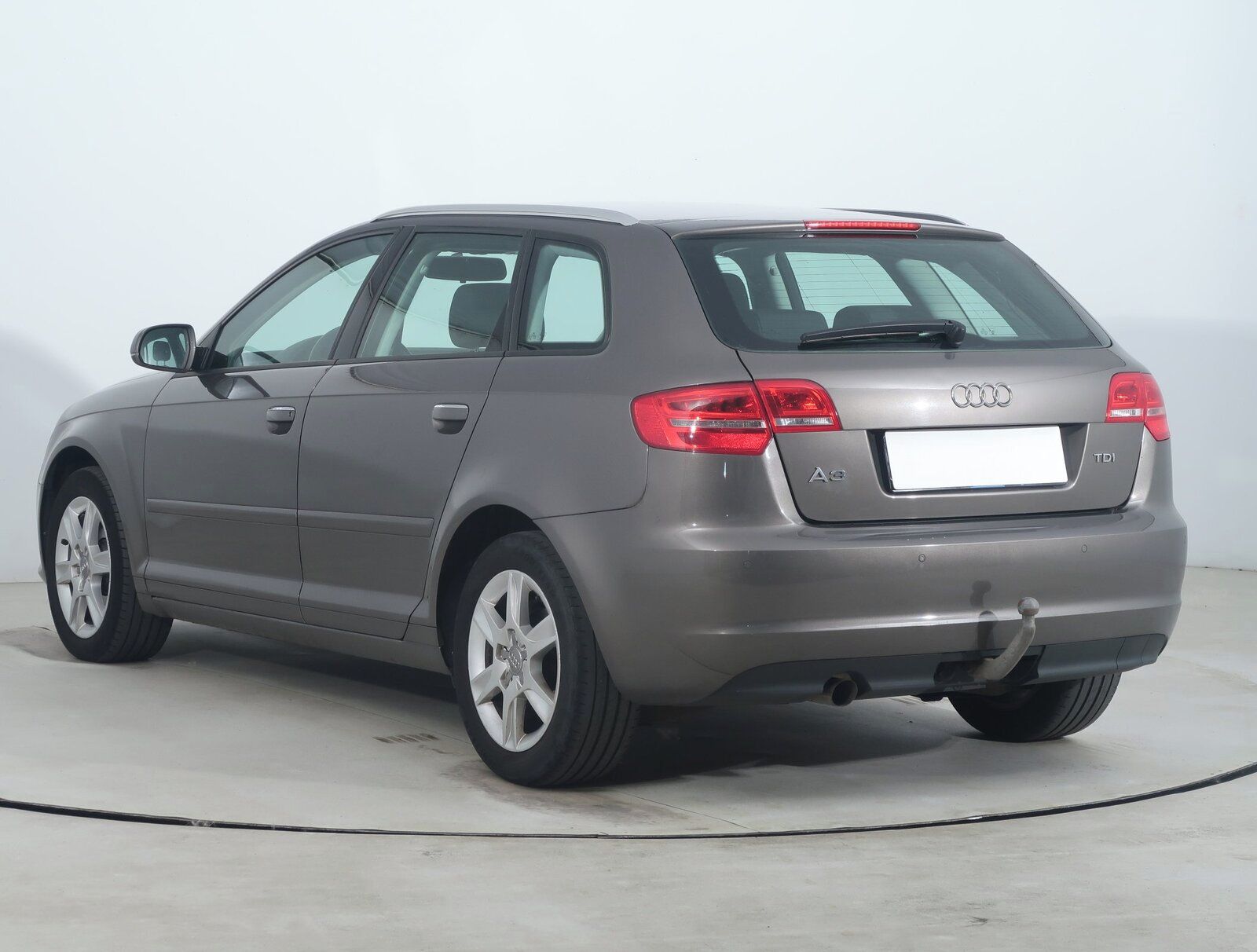 Audi A3, 1.6 TDI, Automatická klima - fotka 4