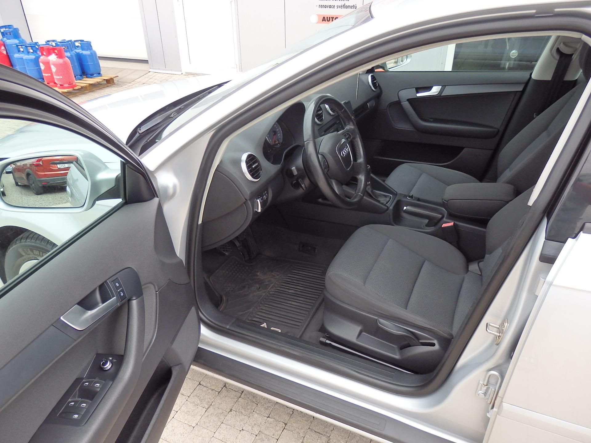 Audi A3, SPORTBACK 1.4 TFSI 6x AIRBAG - fotka 6