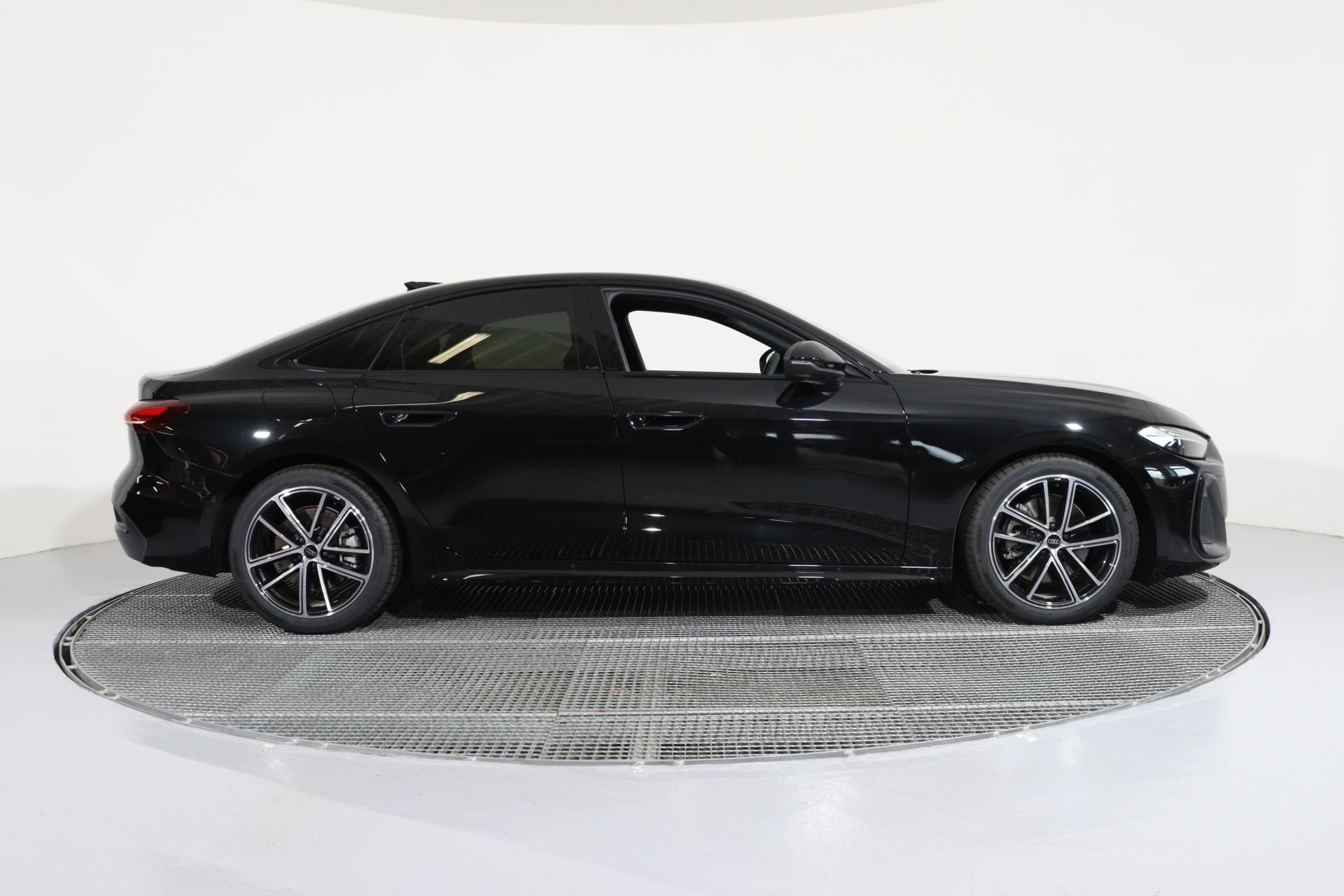 Audi A5, A5 Limuzína TDI quattro Stroni - fotka 4