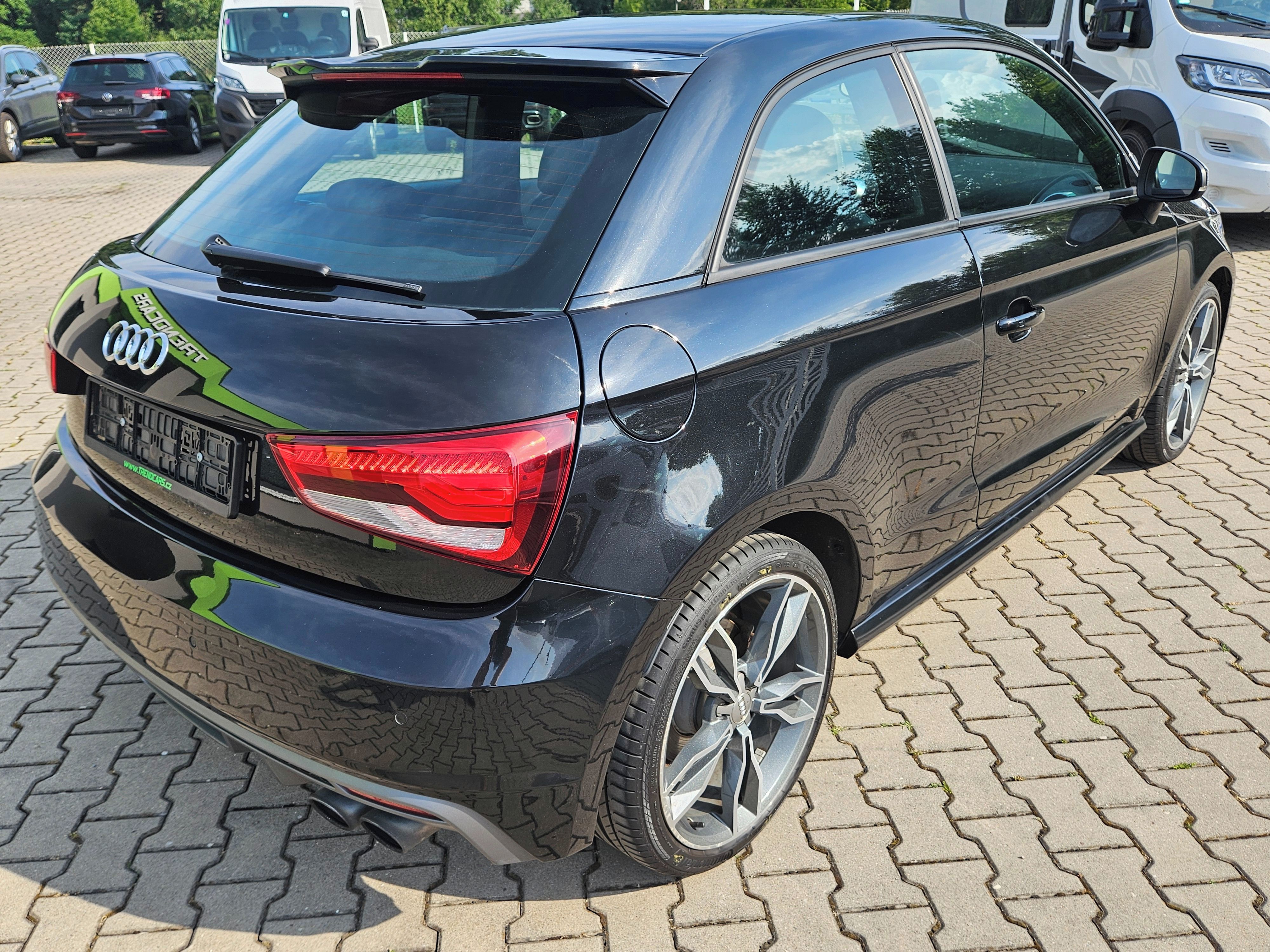 Audi S1, 2.0TFSI Quattro Panorama Kůže - fotka 4