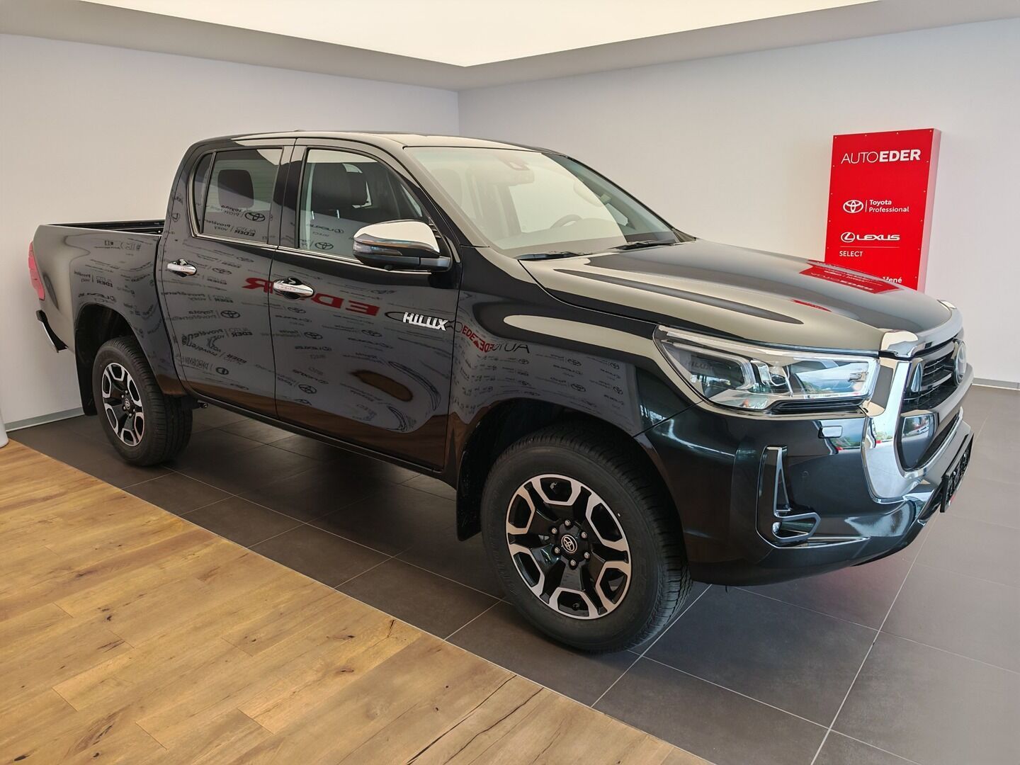 Toyota Hilux, 2.8D ( 204k ) Executive - fotka 5