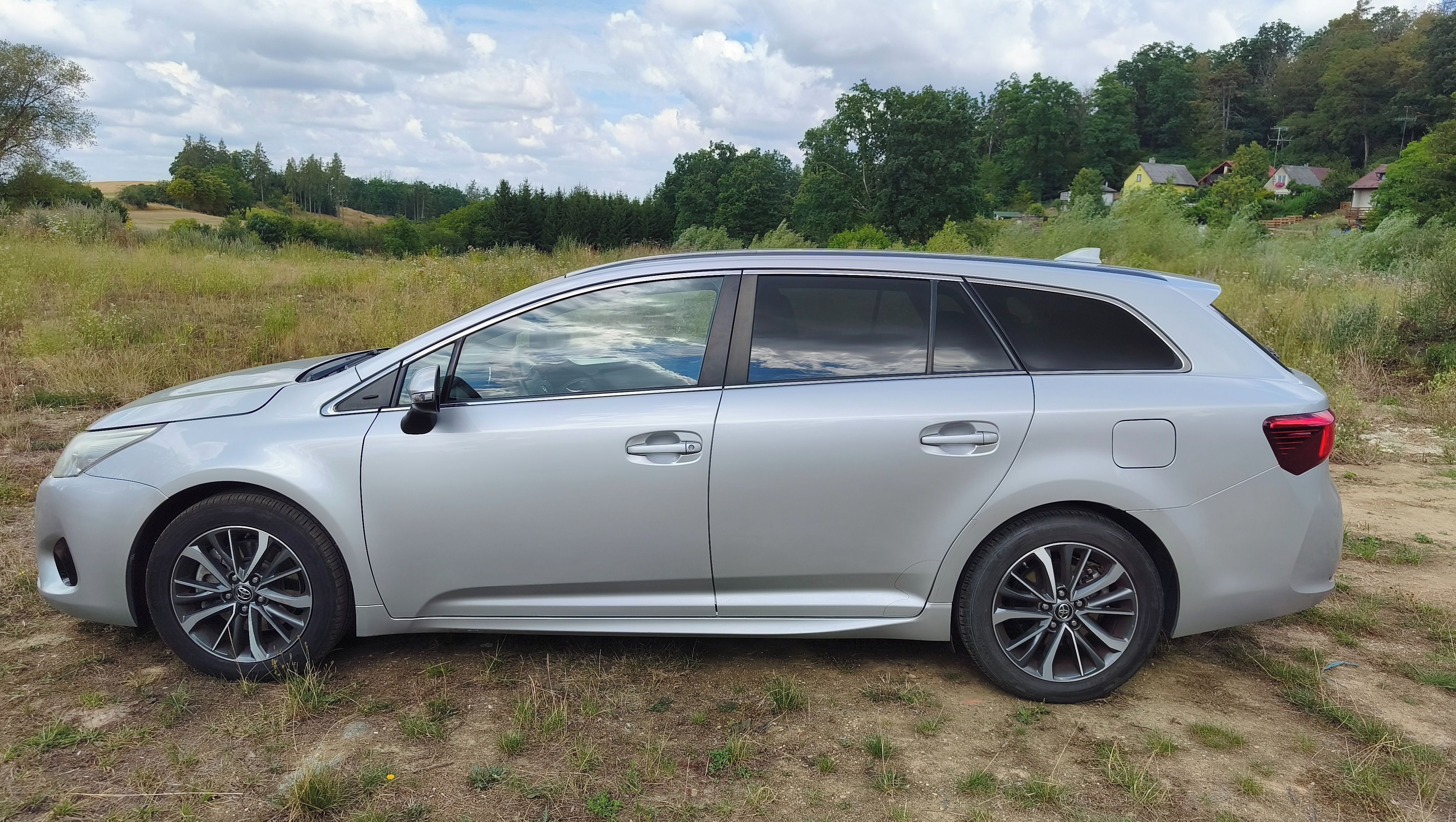 Toyota Avensis - fotka 4