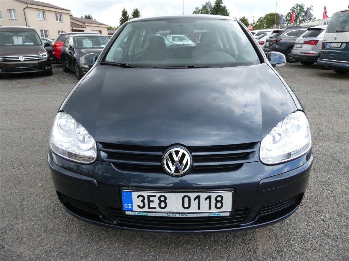 Volkswagen Golf, 1,4 i 16V serviska,ČR,2.majite - fotka 2