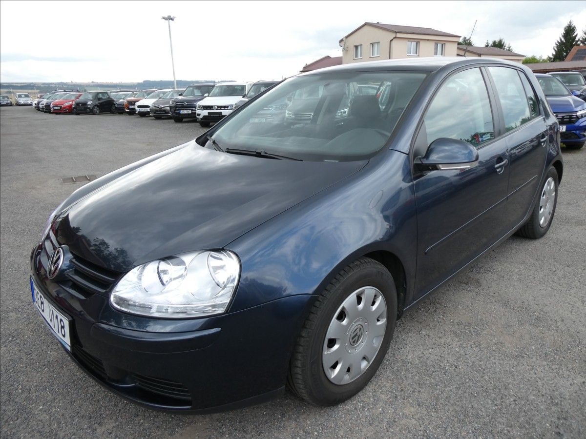 Volkswagen Golf, 1,4 i 16V serviska,ČR,2.majite - fotka 3