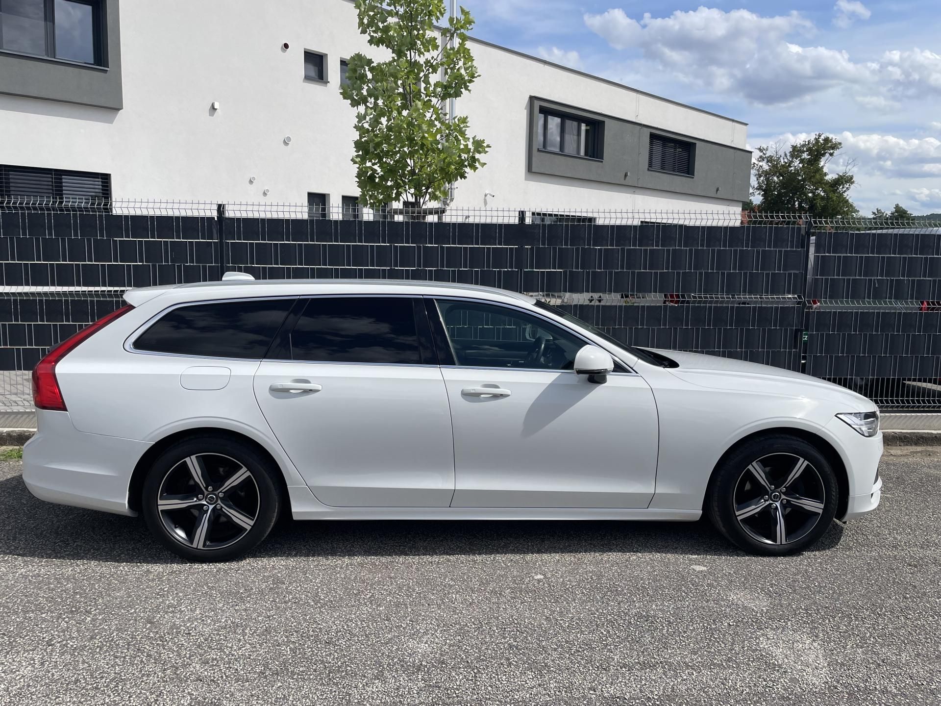 Volvo V90, 2.0 D4 140kW MOMENTUM - fotka 6