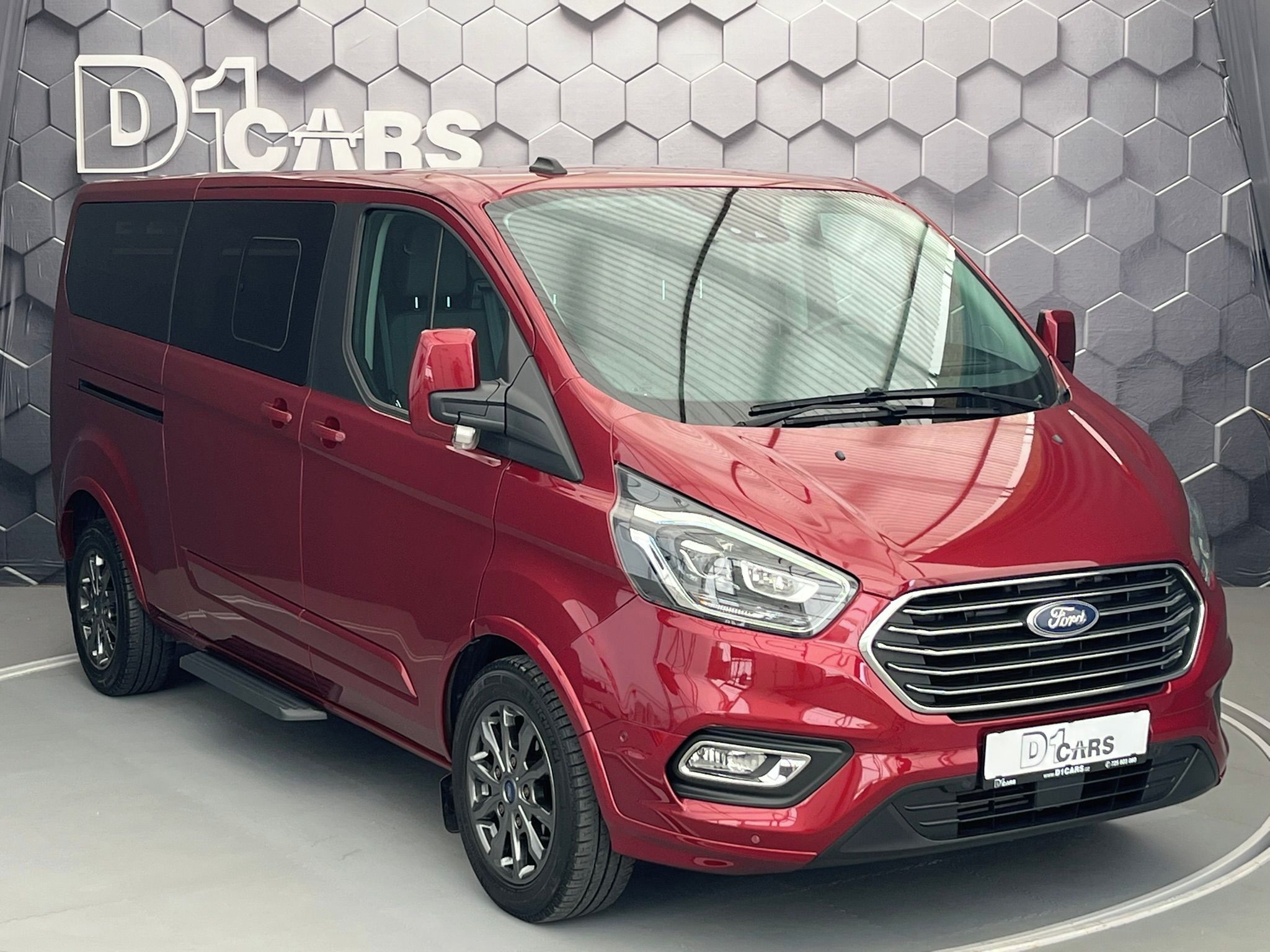 Ford Tourneo Custom, 320 L2H1 Titanium aut. - fotka 6