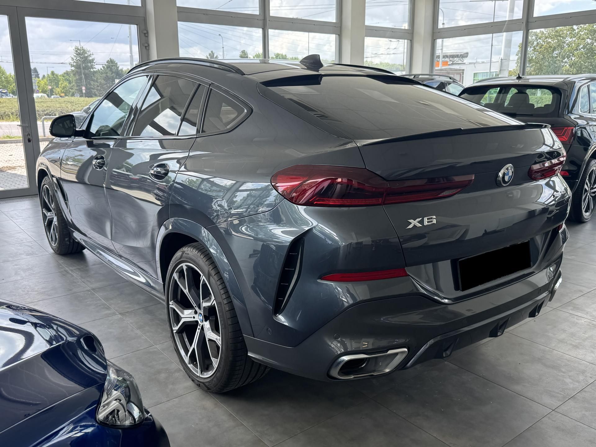 BMW X6, 40i Xdrive M-PAKET - fotka 5