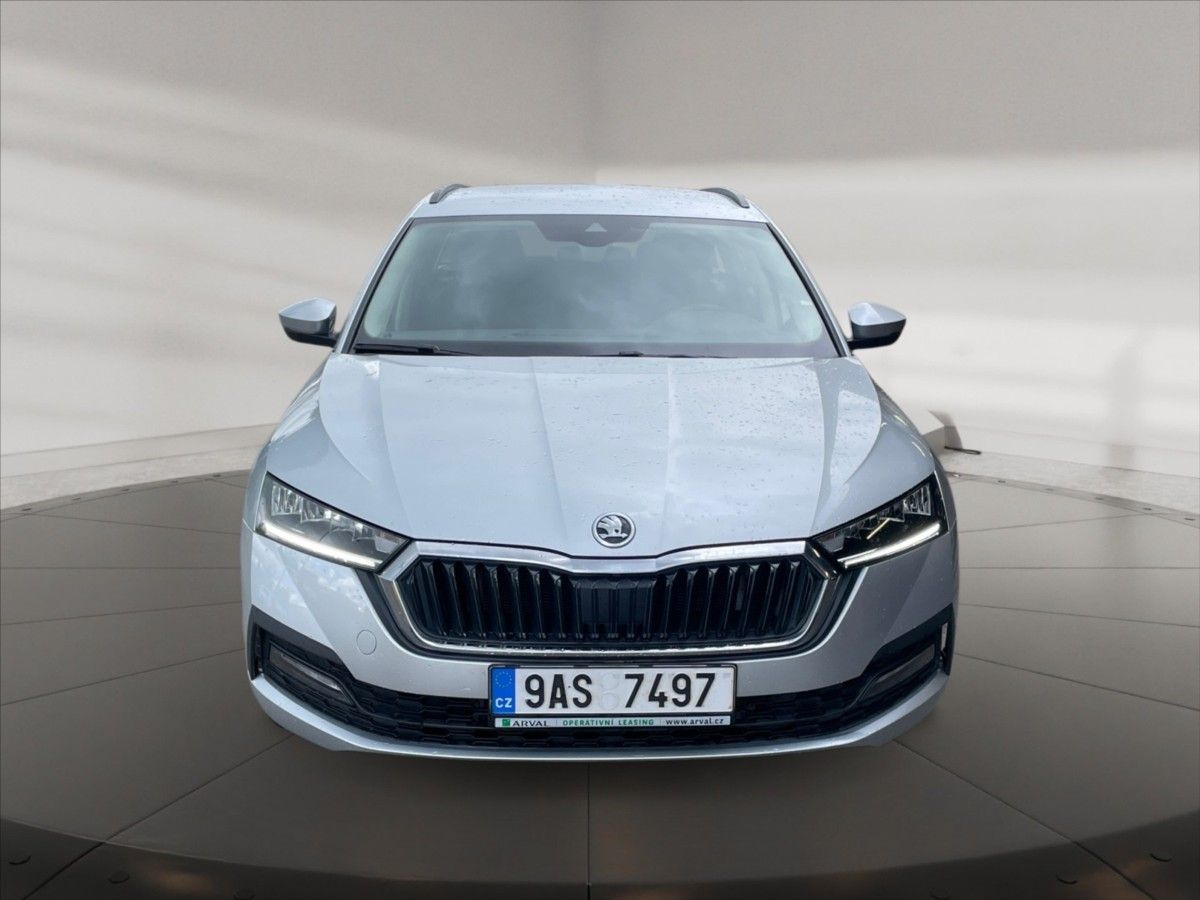 Škoda Octavia, 2,0 TDI Ambition 4x4 DSG - fotka 2