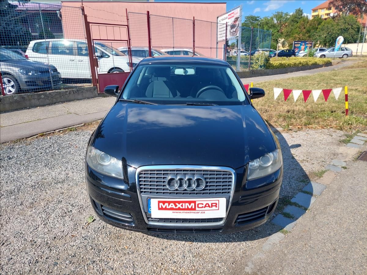 Audi A3, 1,6 i - fotka 2