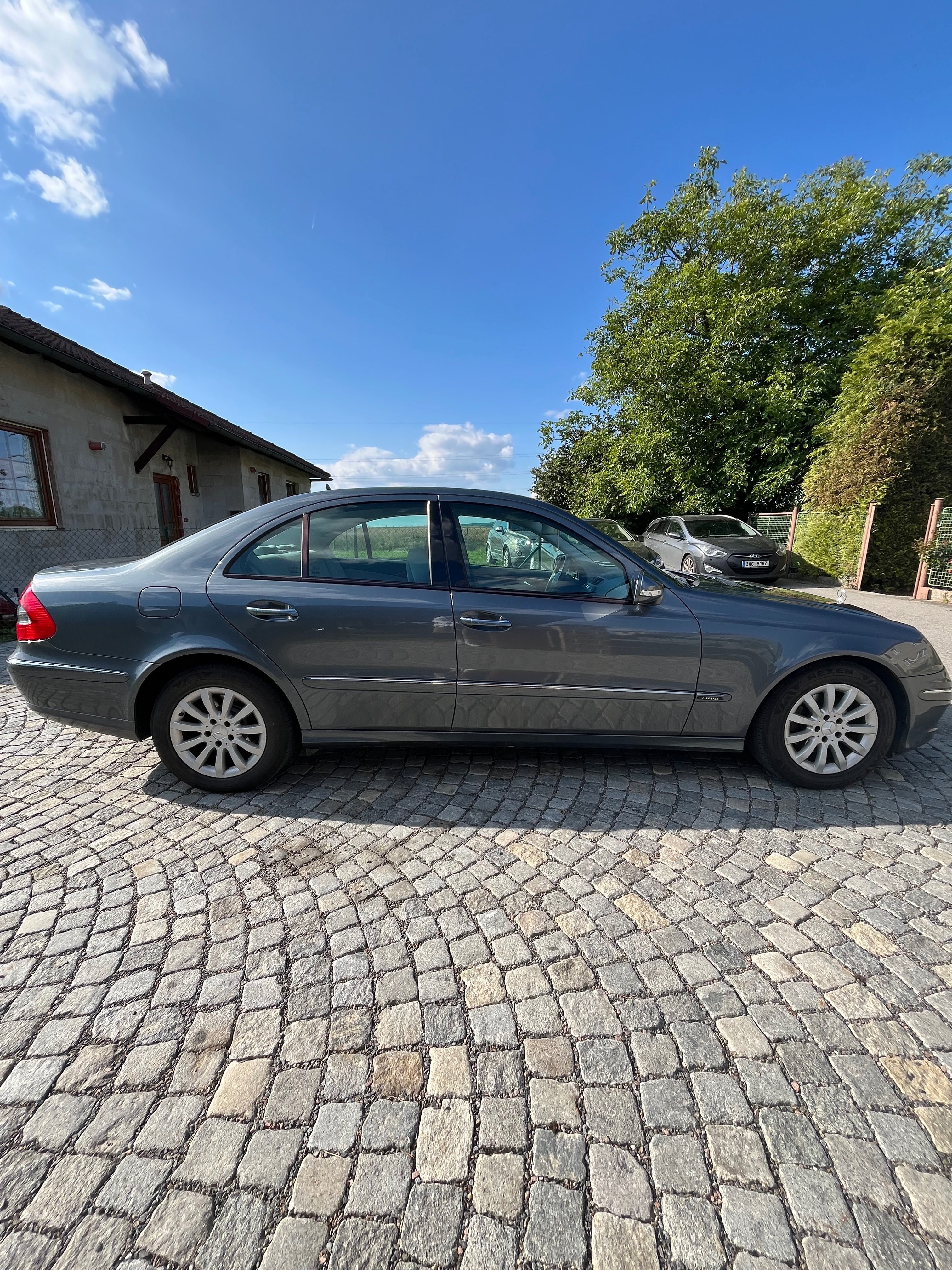 Mercedes-Benz Třídy E, E280CDI - fotka 4