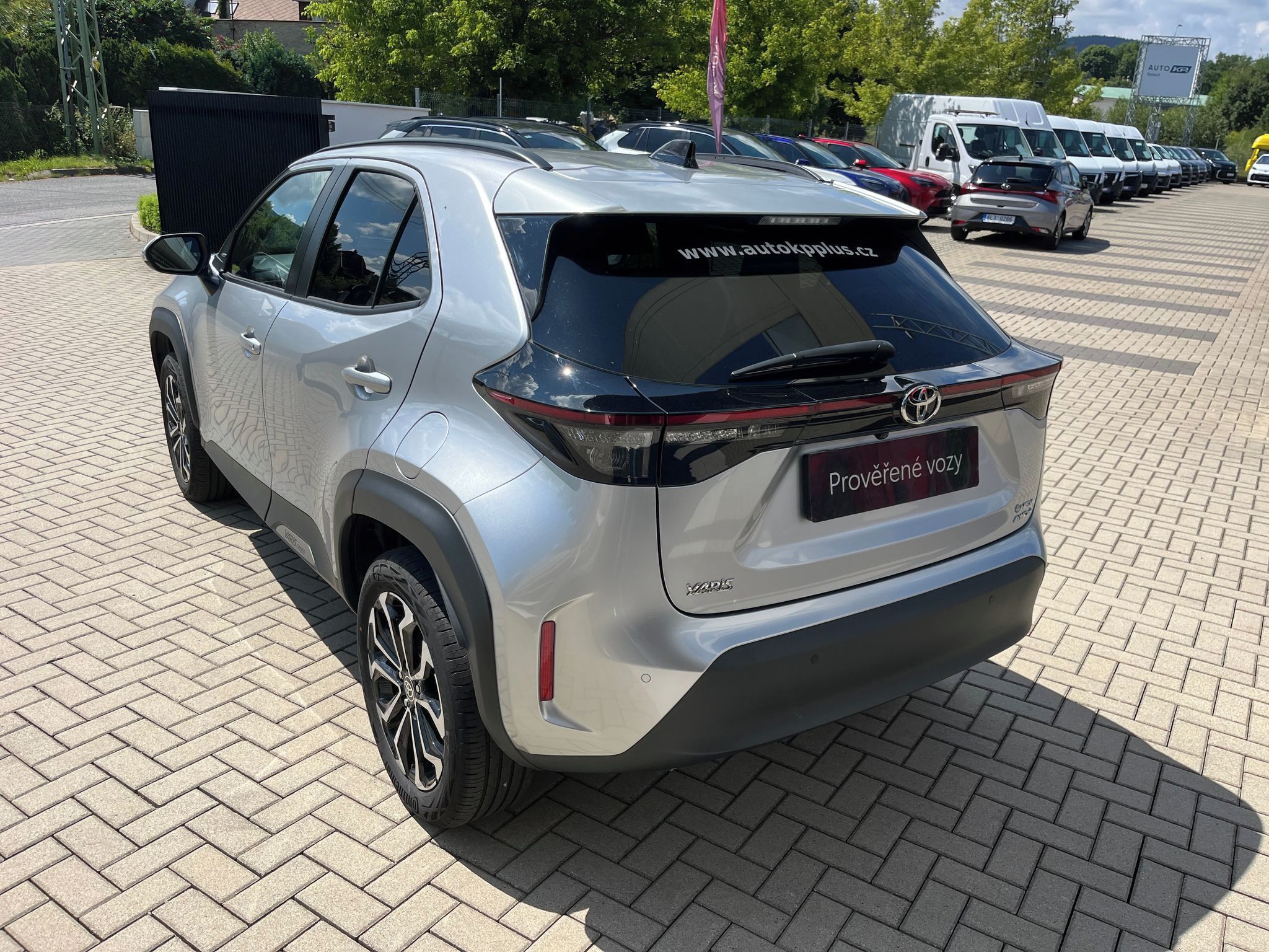 Toyota Yaris Cross, 1.5 Hybrid e-CVT 4x4 Style - fotka 4
