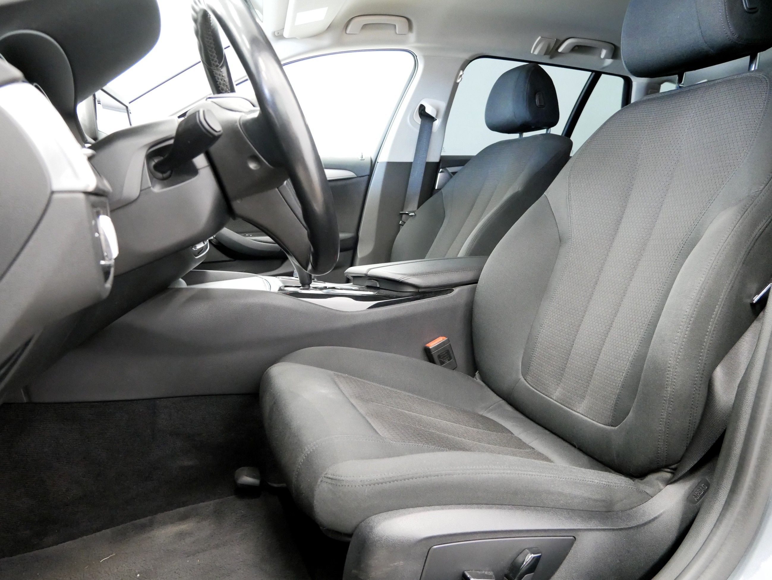 BMW Řada 5, 520d 140 kW Touring - fotka 6