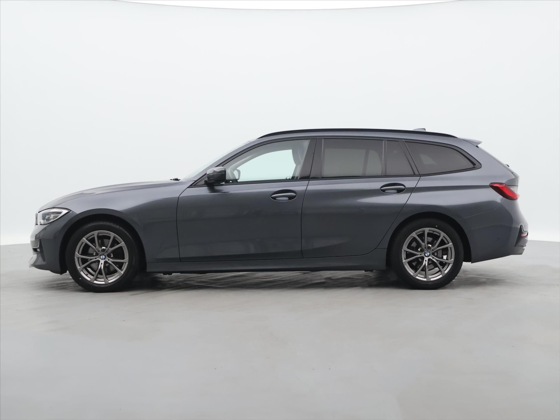 BMW Řada 3, 2,0 320d 140kW xDrive 1.Maj. - fotka 4