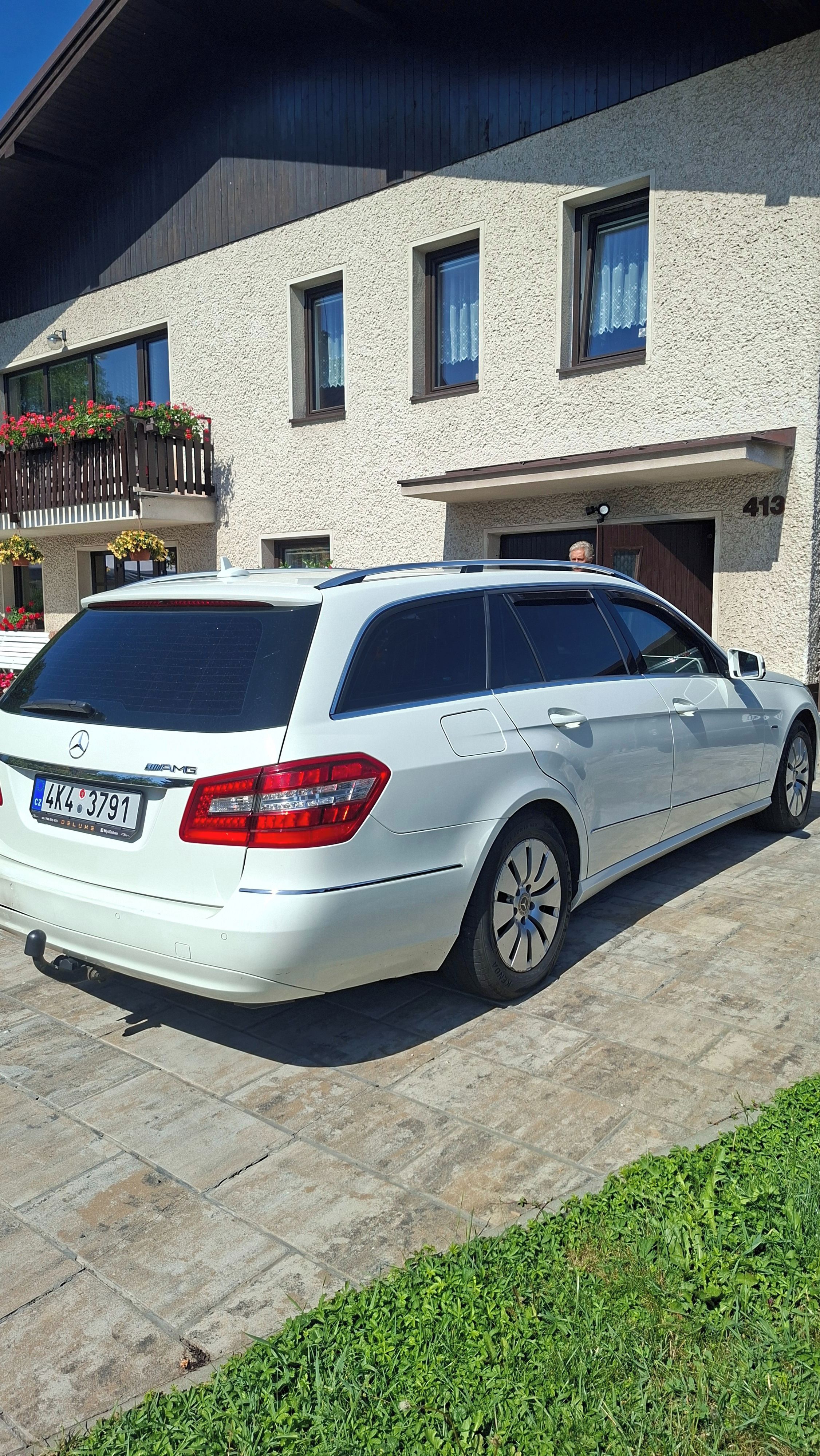 Mercedes-Benz Třídy E, Mercedes-Benz E 220 CDI - fotka 6