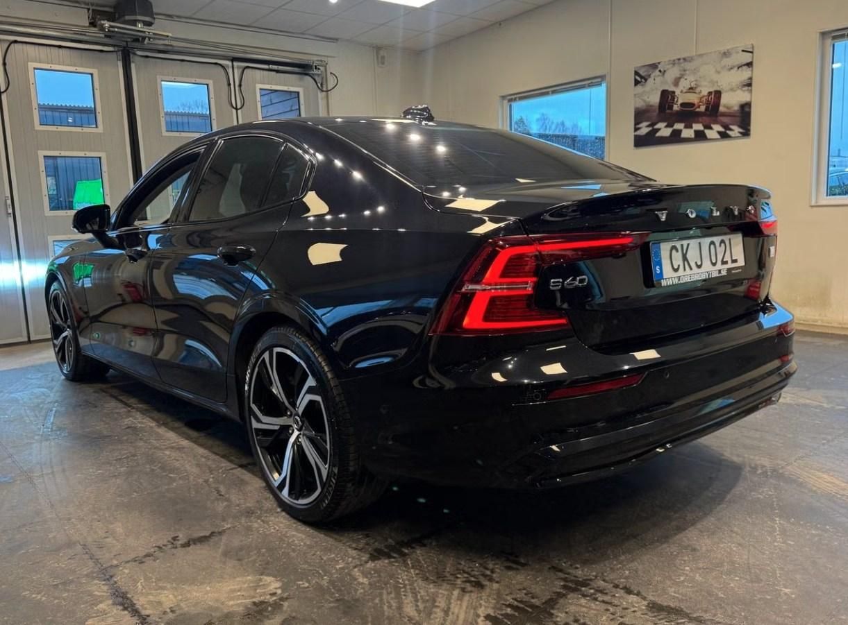 Volvo S60, Recharge T8 AWD 360k BLIS Kůže - fotka 3
