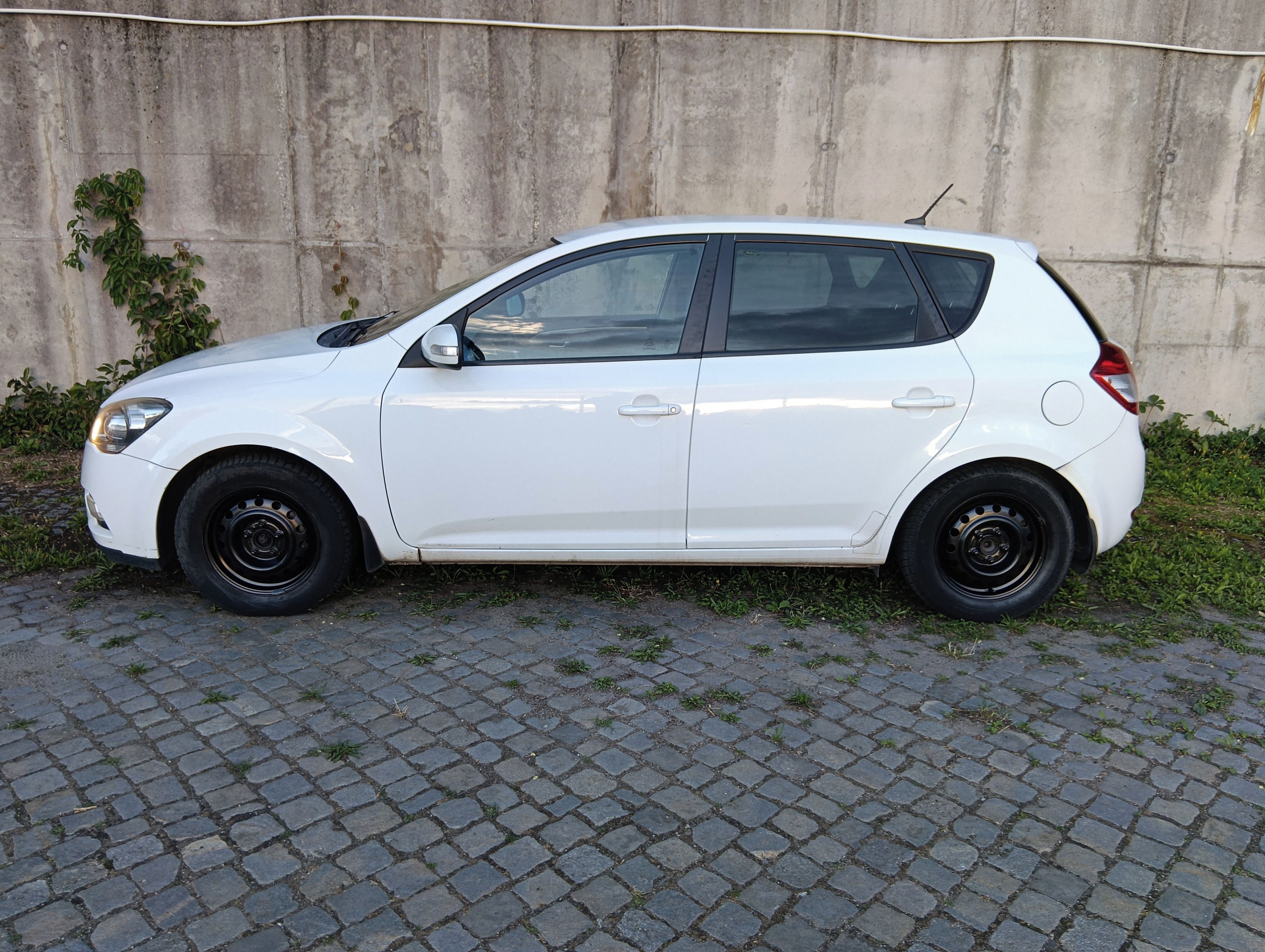 Kia Cee´d, 1.6 D/85 kW, AUTOMAT, výhřev, - fotka 4