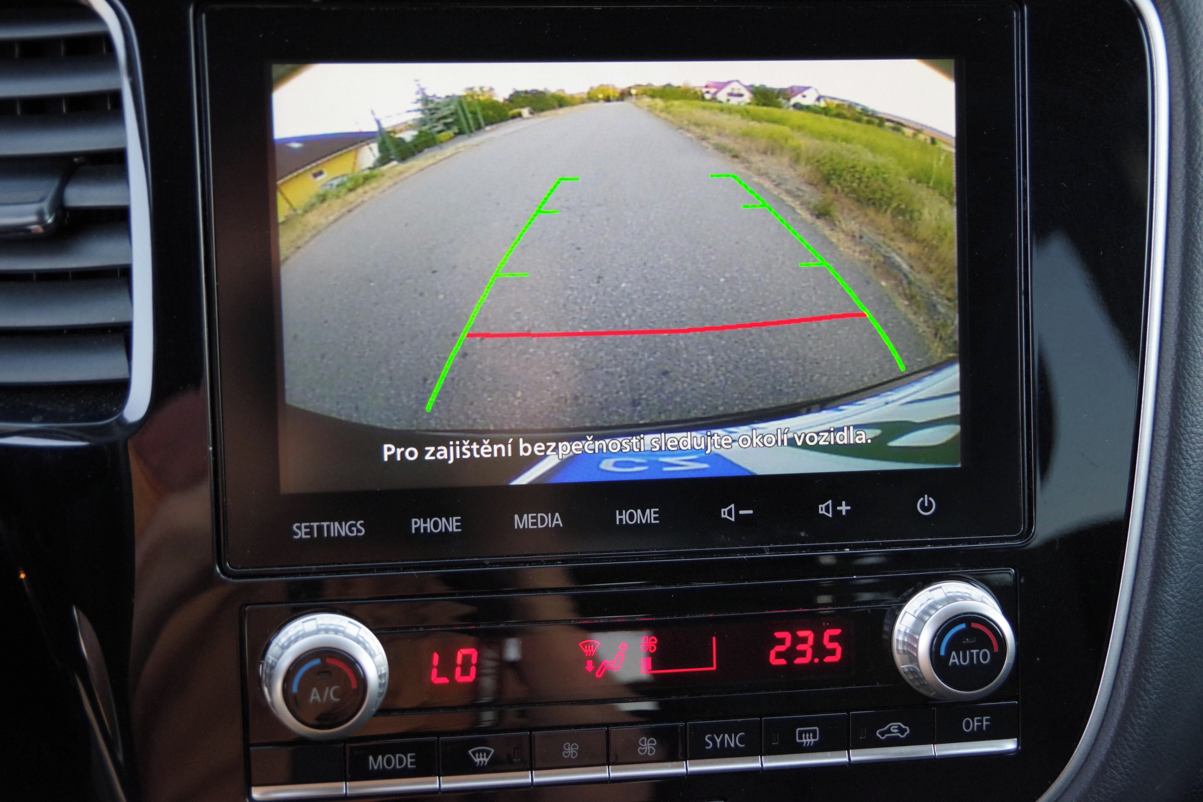 Mitsubishi Outlander, 2.0i, 1.majitel, nehavarované - fotka 6
