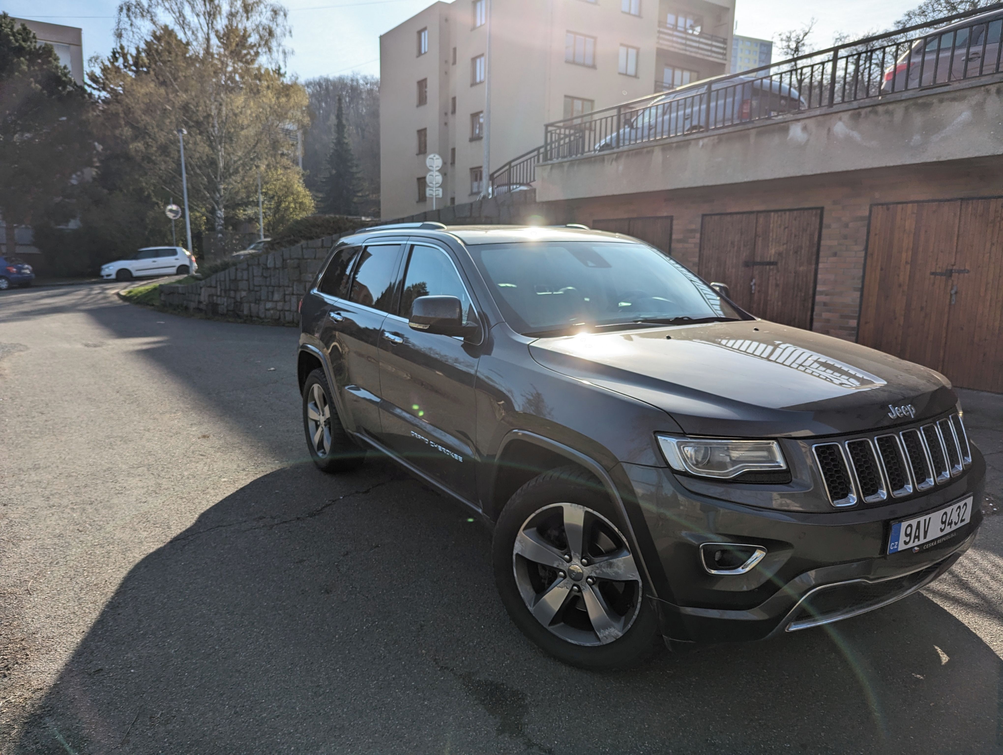 Jeep Grand Cherokee, Overland 3.0 - Servisováno - fotka 3