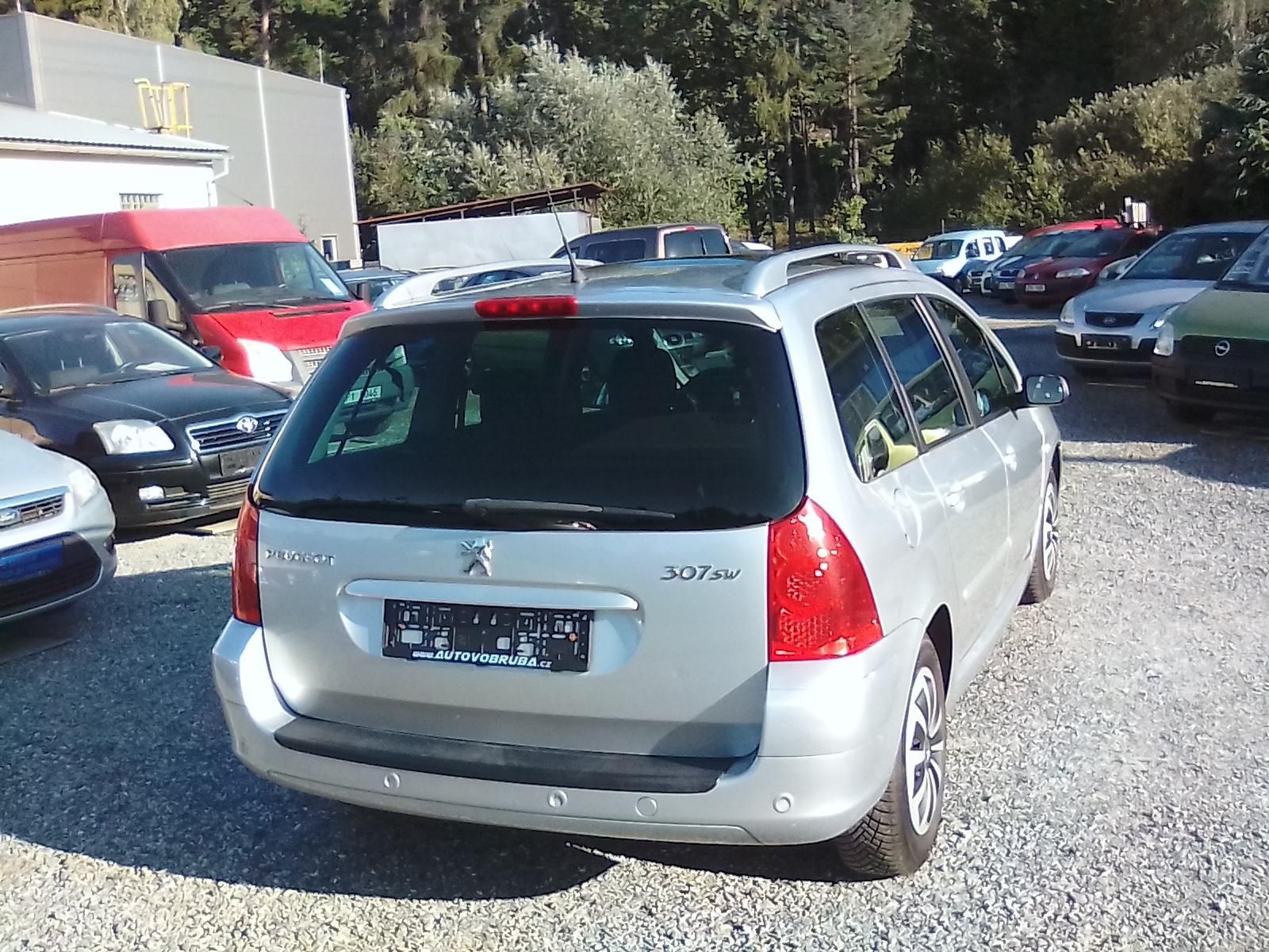 Peugeot 307, 1.6i 16V SW, kola navíc - fotka 6
