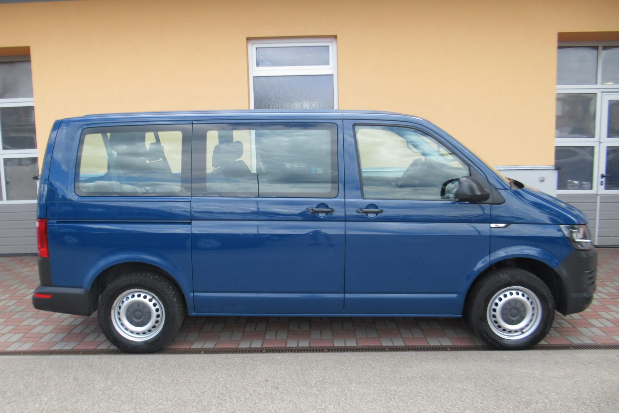 Volkswagen Transporter, T6 2.0 TDI KLIMA 9 MÍST - fotka 3