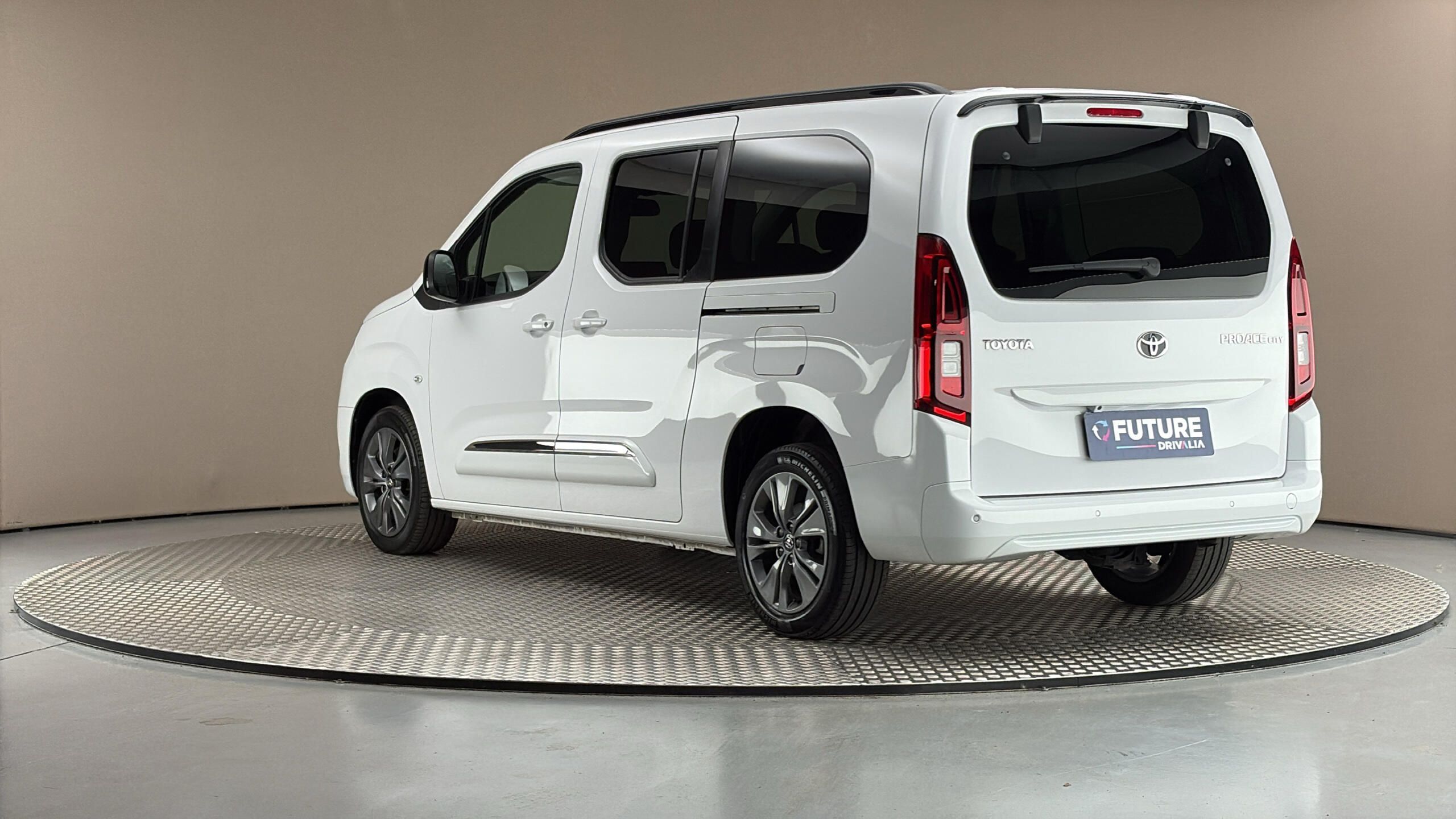 Toyota Proace City Verso, 1.5 D-4D Long Family - fotka 2