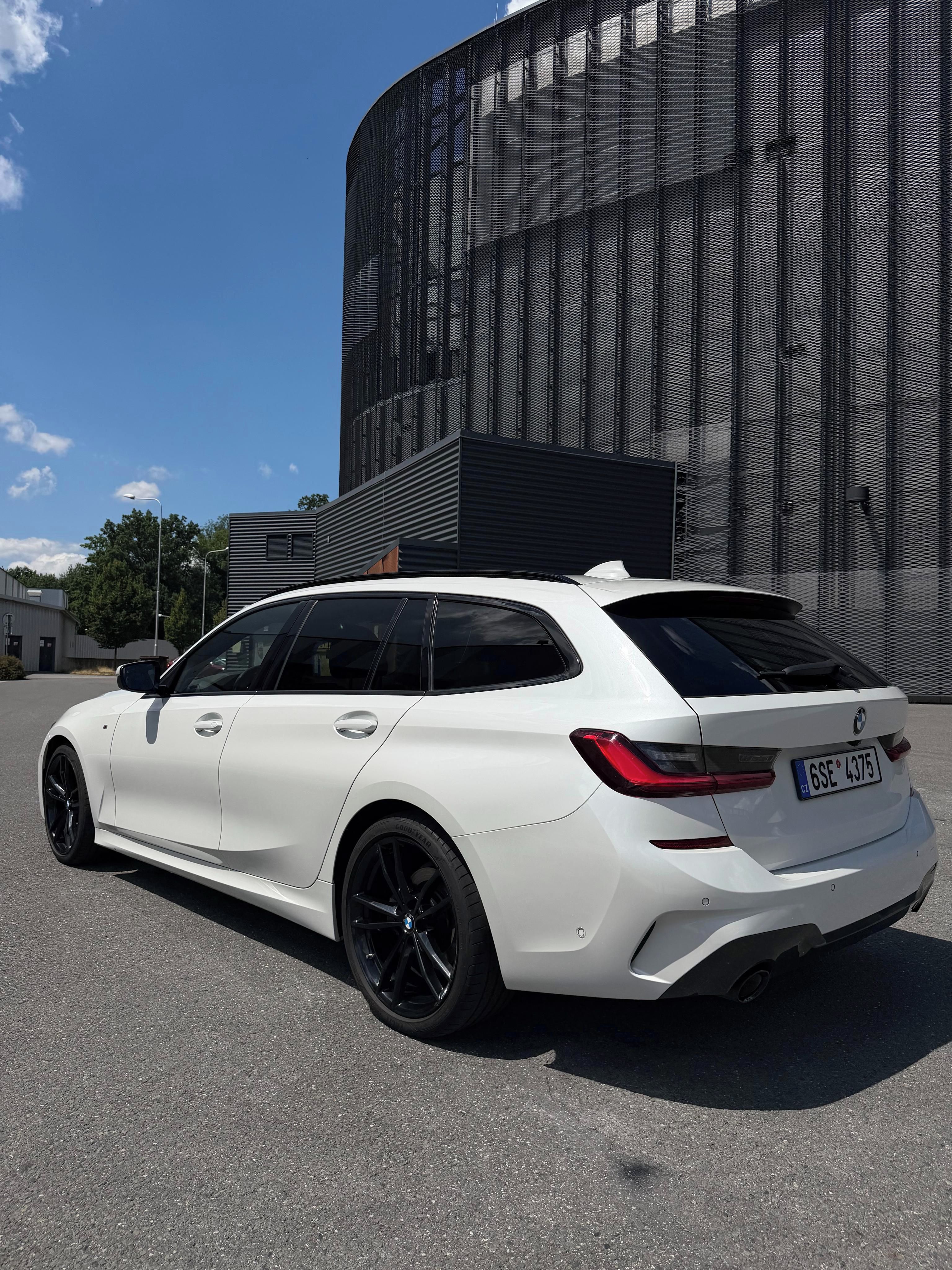 BMW Řada 3, BMW G21 M Sport 320d xDrive - fotka 2
