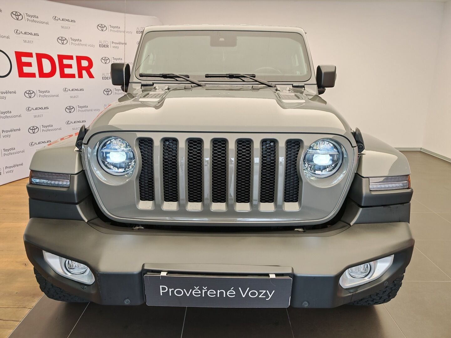 Jeep Wrangler, SAHARA 2.0T 4x4 Unlimited - fotka 2