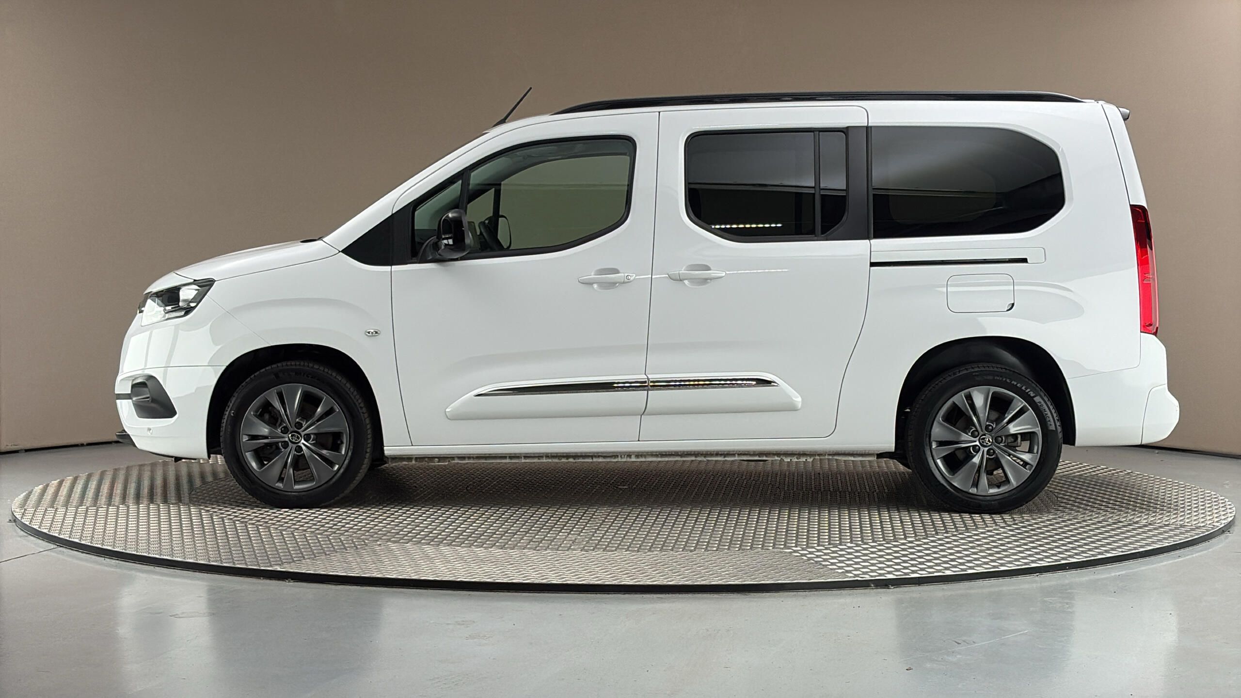 Toyota Proace City Verso, 1.5 D-4D Long Family - fotka 4