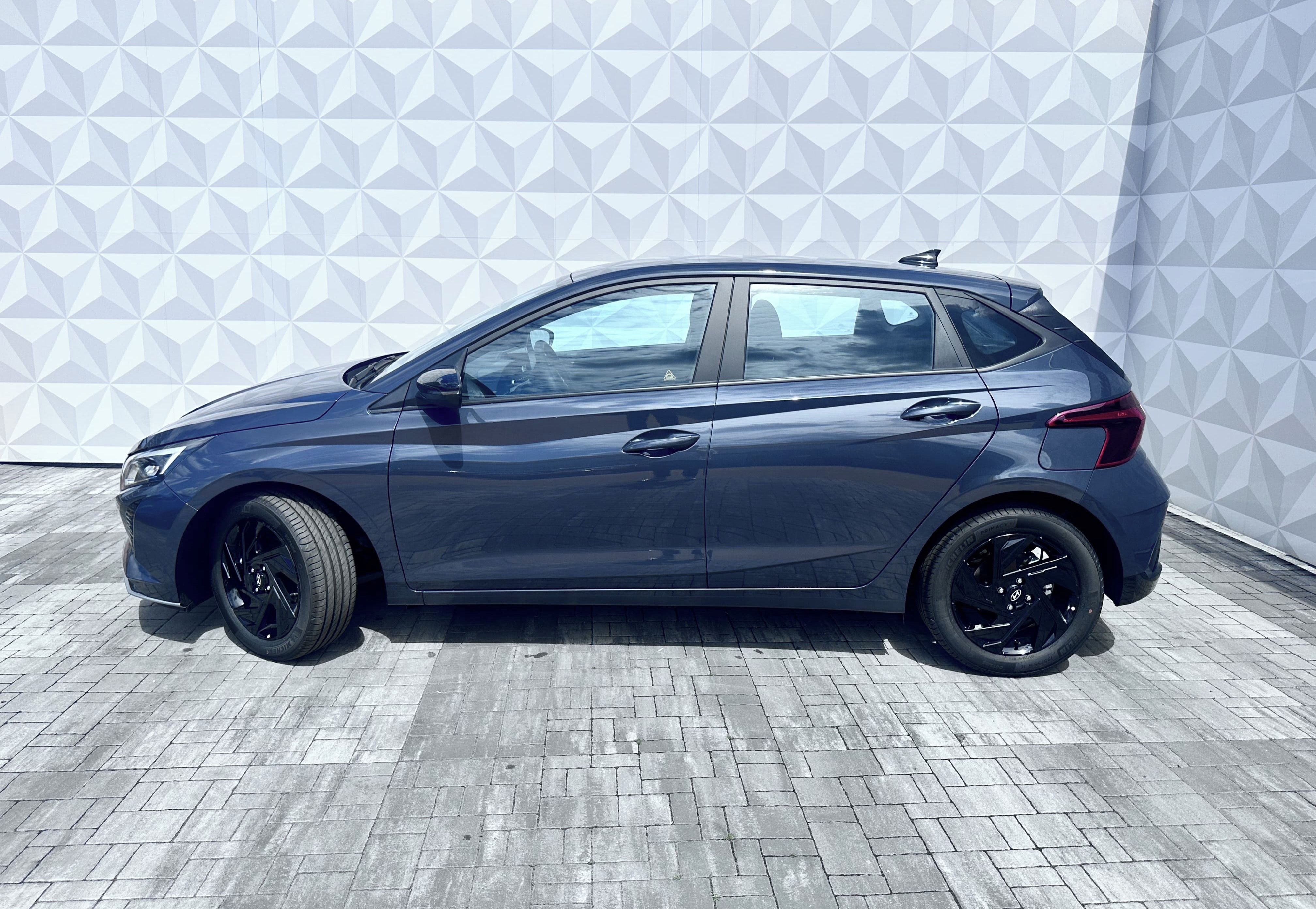 Hyundai i20, 26 1.0 T-GDI DCT GO PLUS! - fotka 2