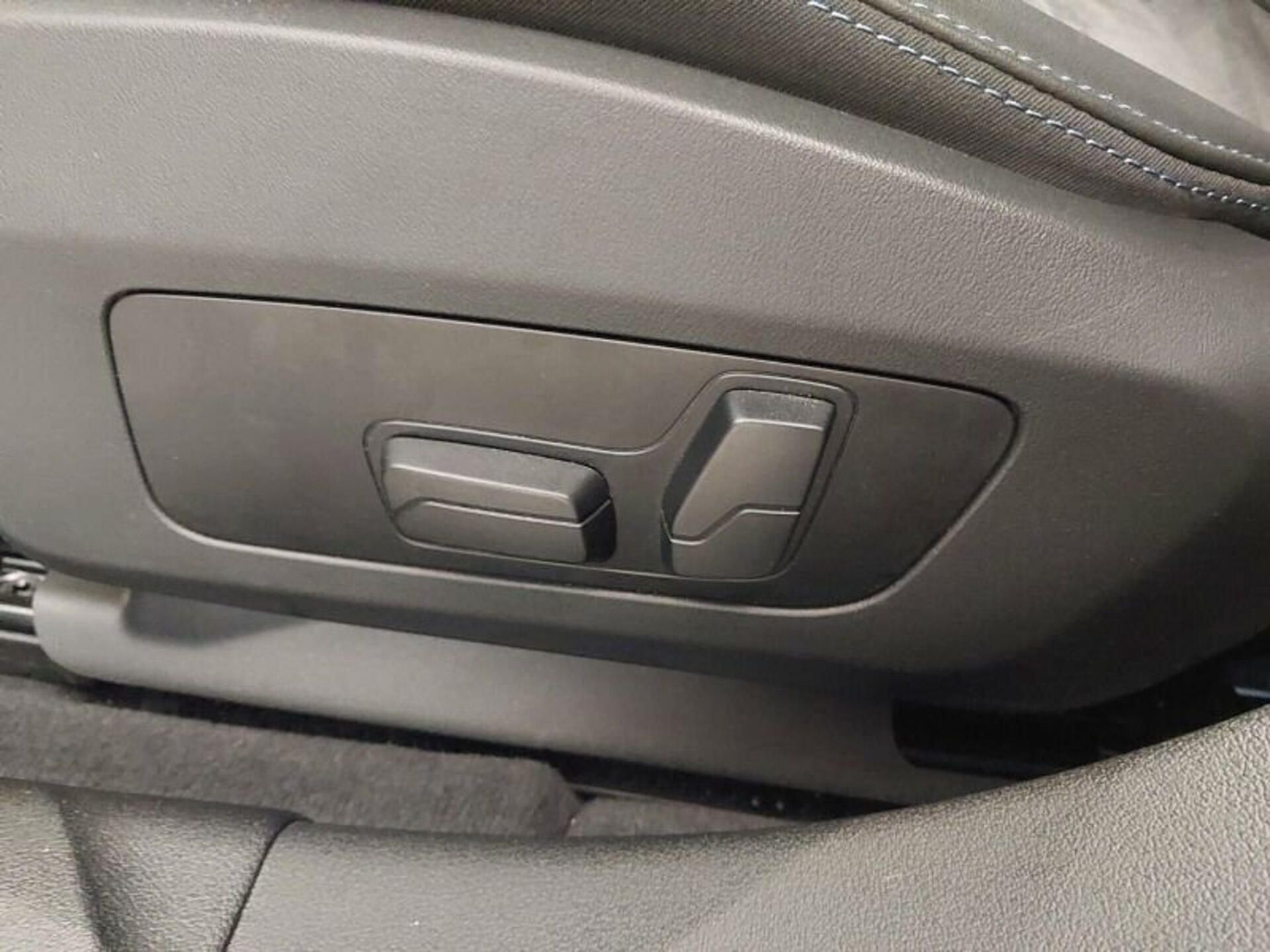 BMW Řada 1, 120 M-Sport HuD ACC 360 H/K - fotka 6