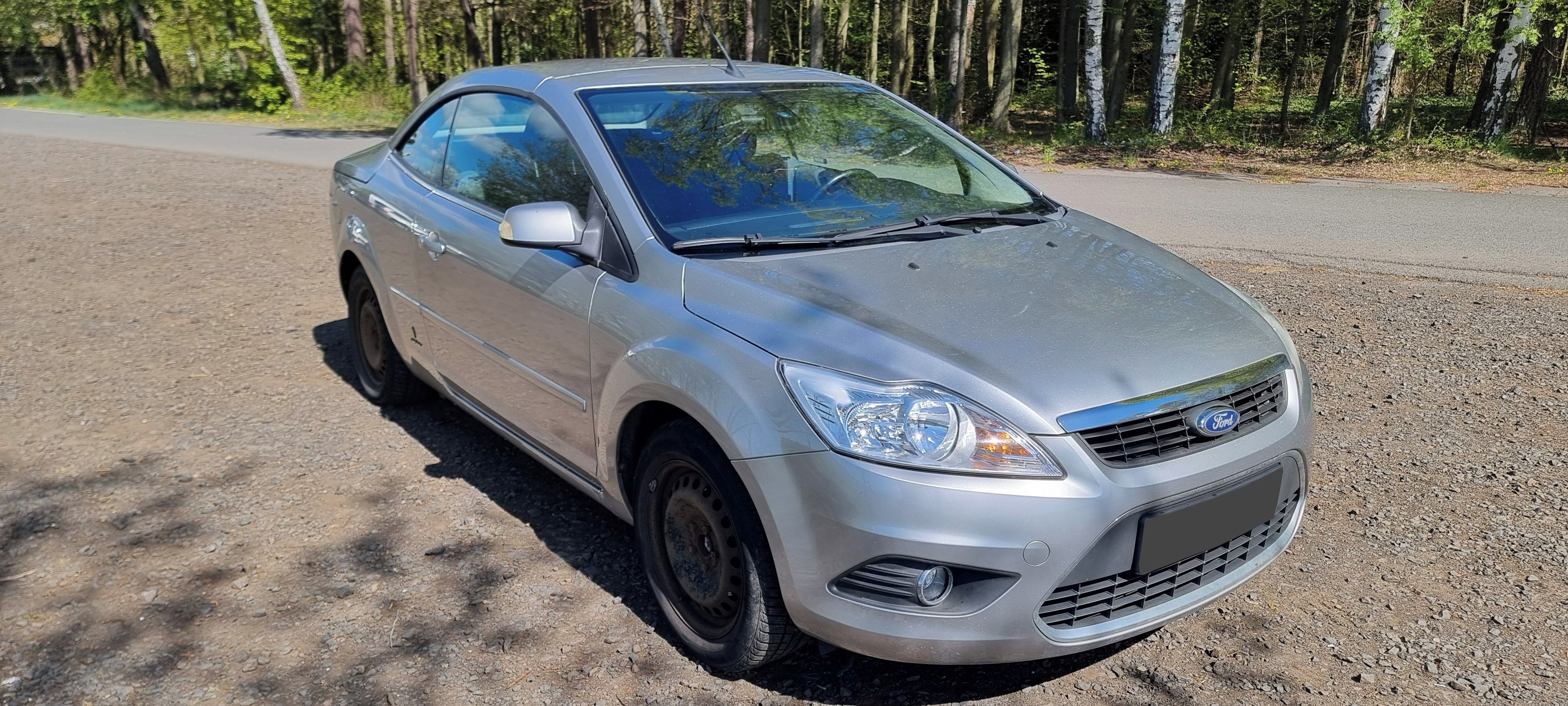 Ford Focus, Ford Focus CC 1.6 74 kW - fotka 3