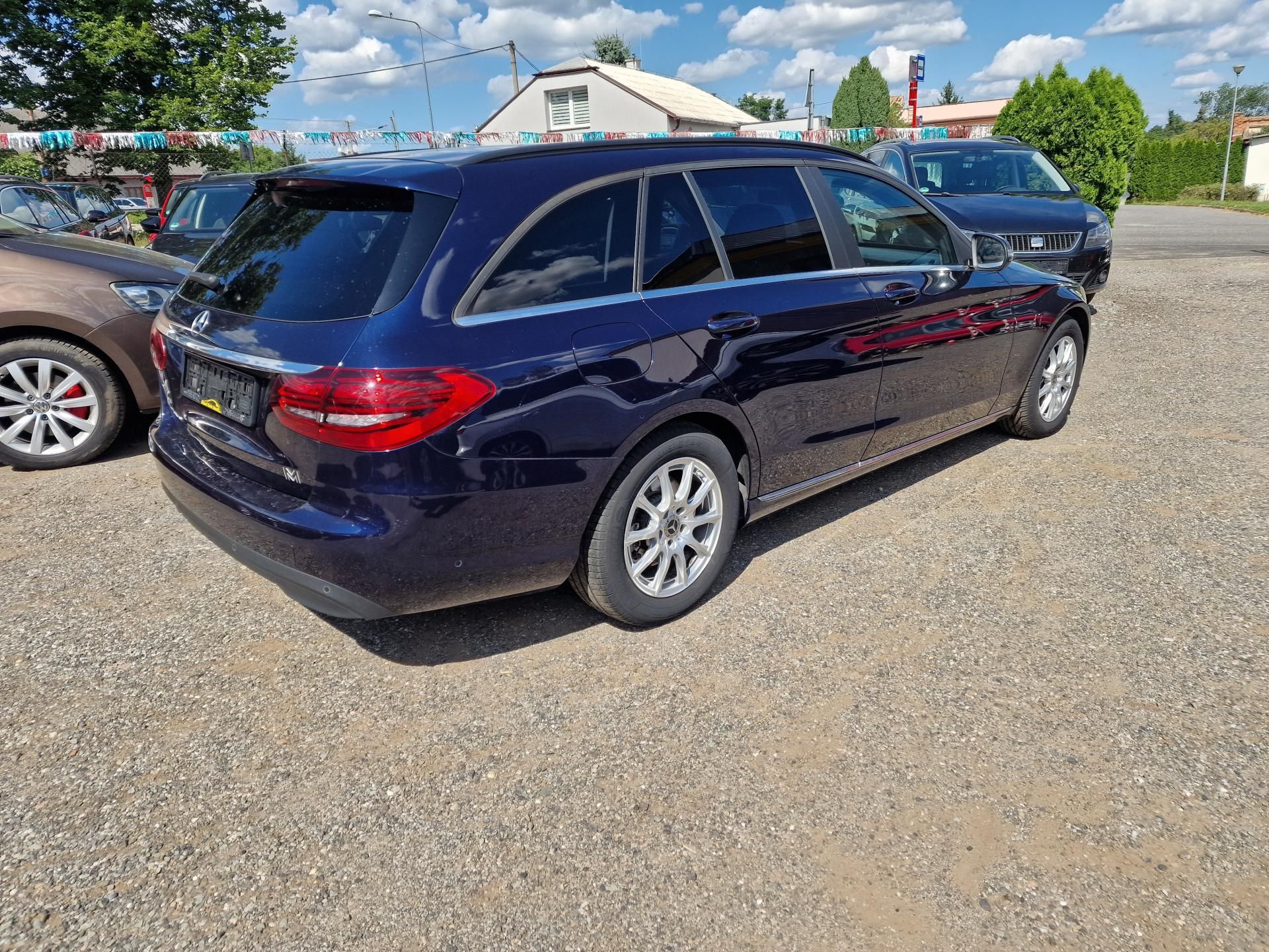 Mercedes-Benz Třídy C, C200d 118KW KAMERA NAVI - fotka 4