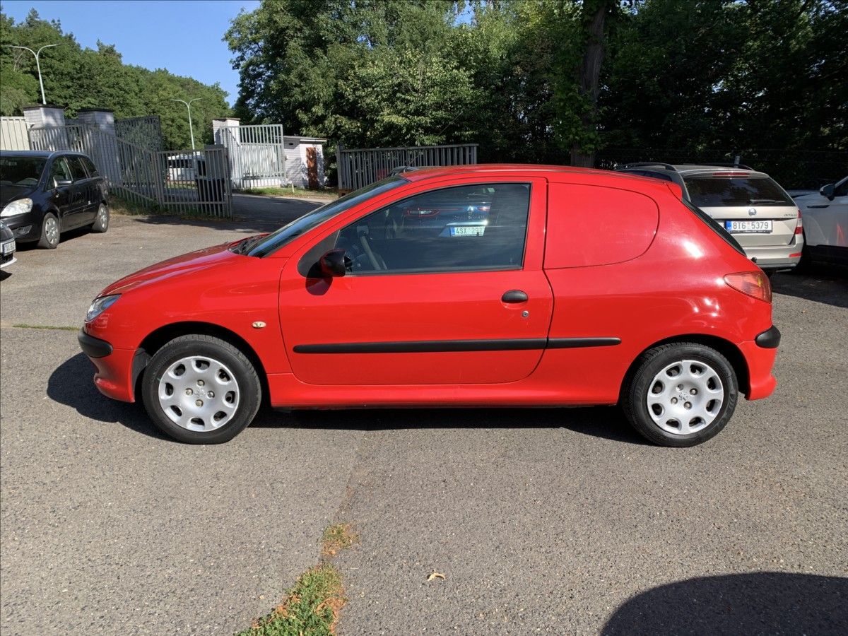 Peugeot 206, 1,1 i,ČR - fotka 5