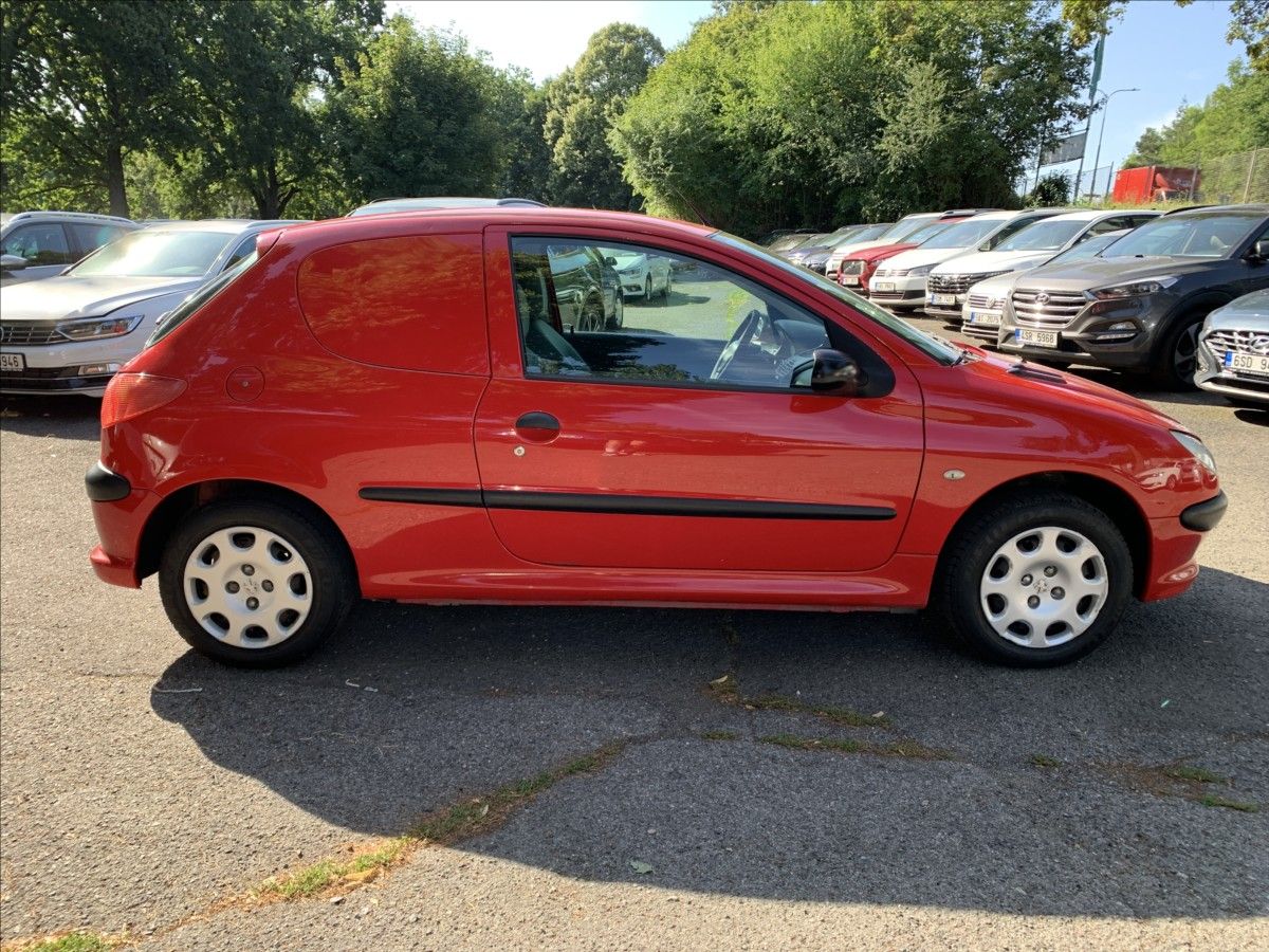 Peugeot 206, 1,1 i,ČR - fotka 4