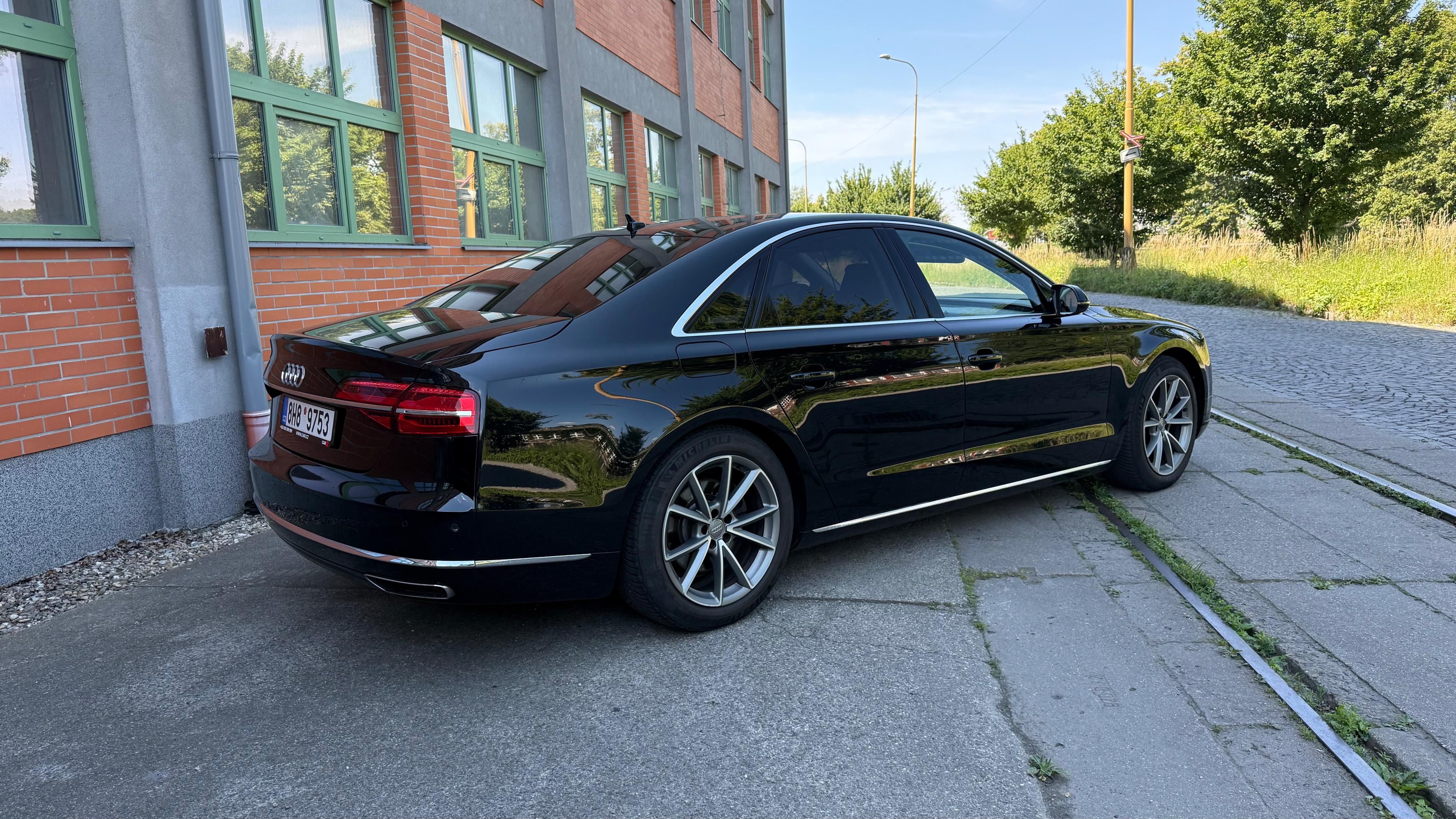 Audi A8, 3.0 TDI Quattro/Audi exclusive - fotka 5