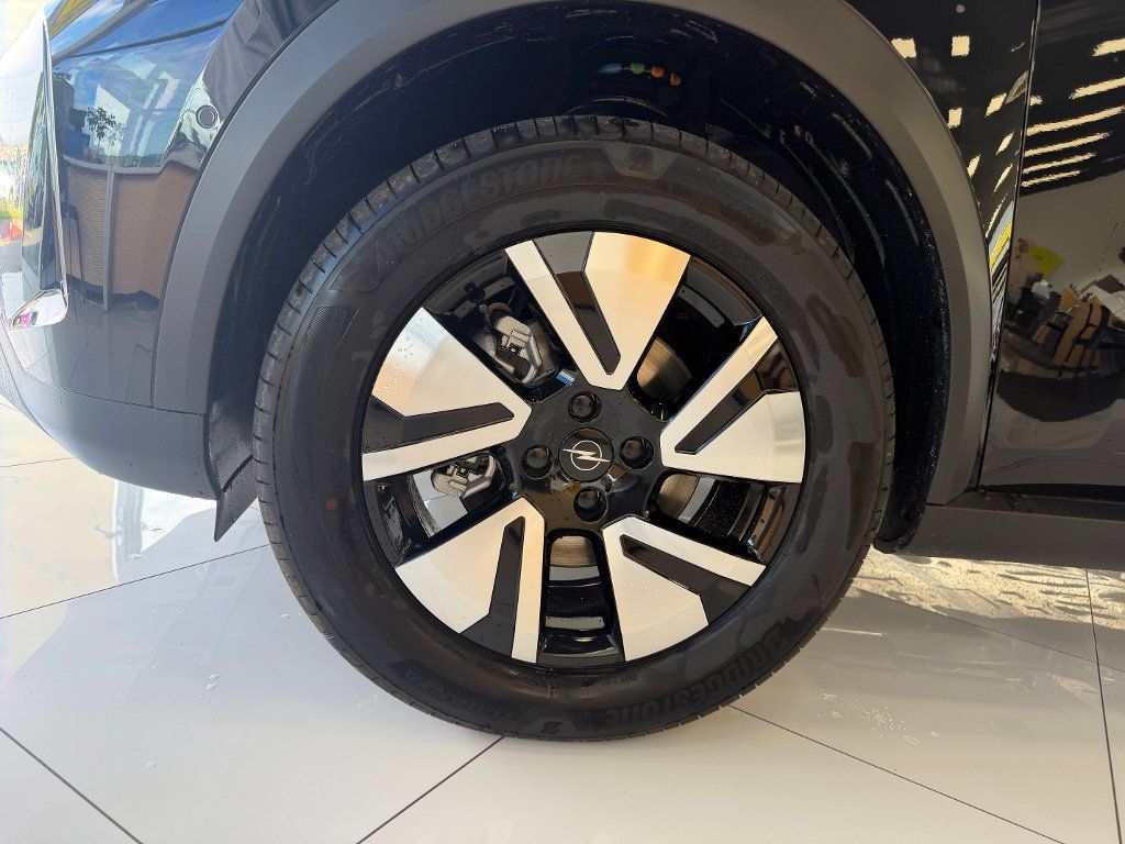 Opel Frontera, GS Hybrid 1.2T 145k AT6 - fotka 4