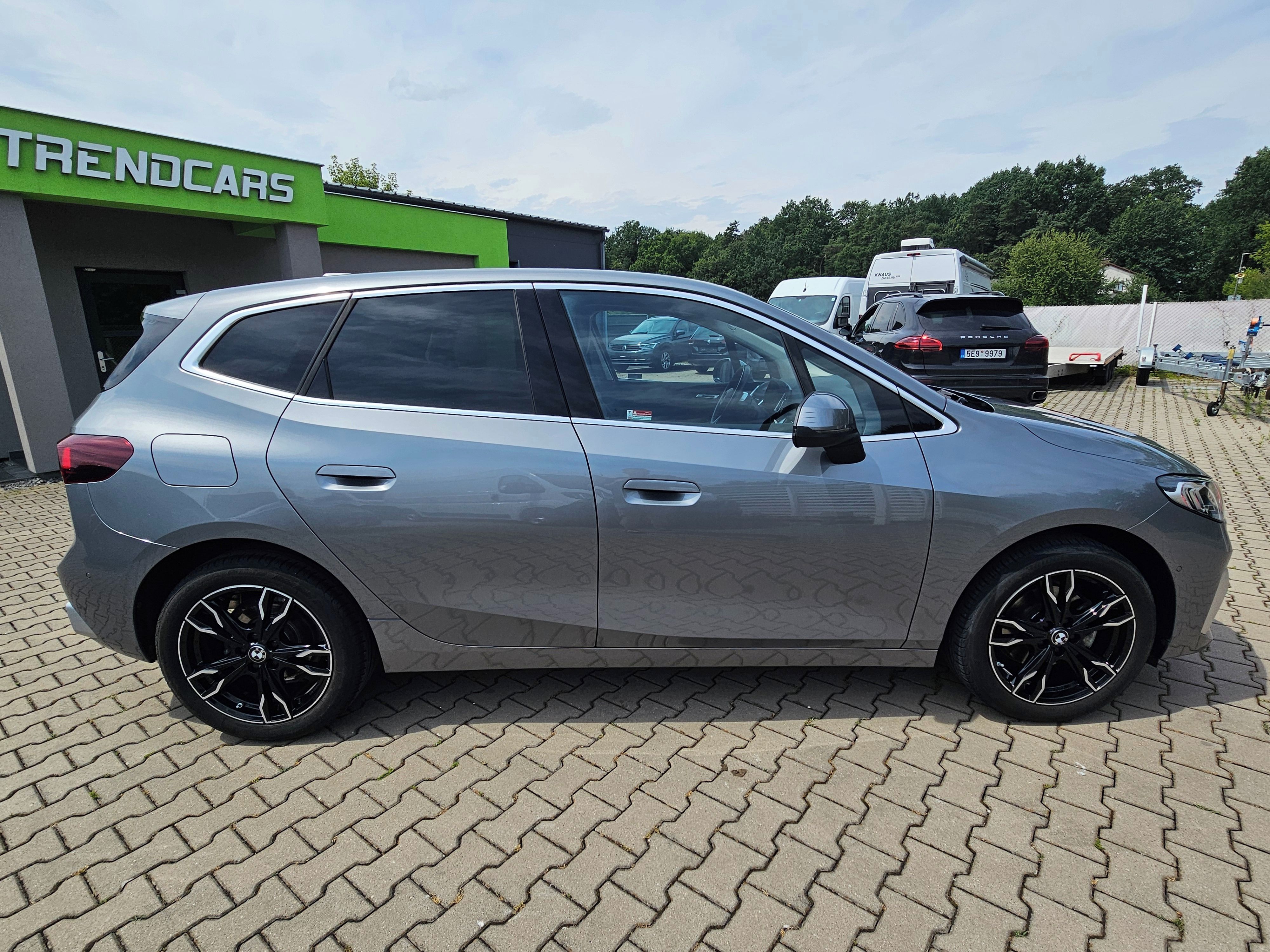 BMW Řada 2, 218i Active Tourer Luxury Line - fotka 2