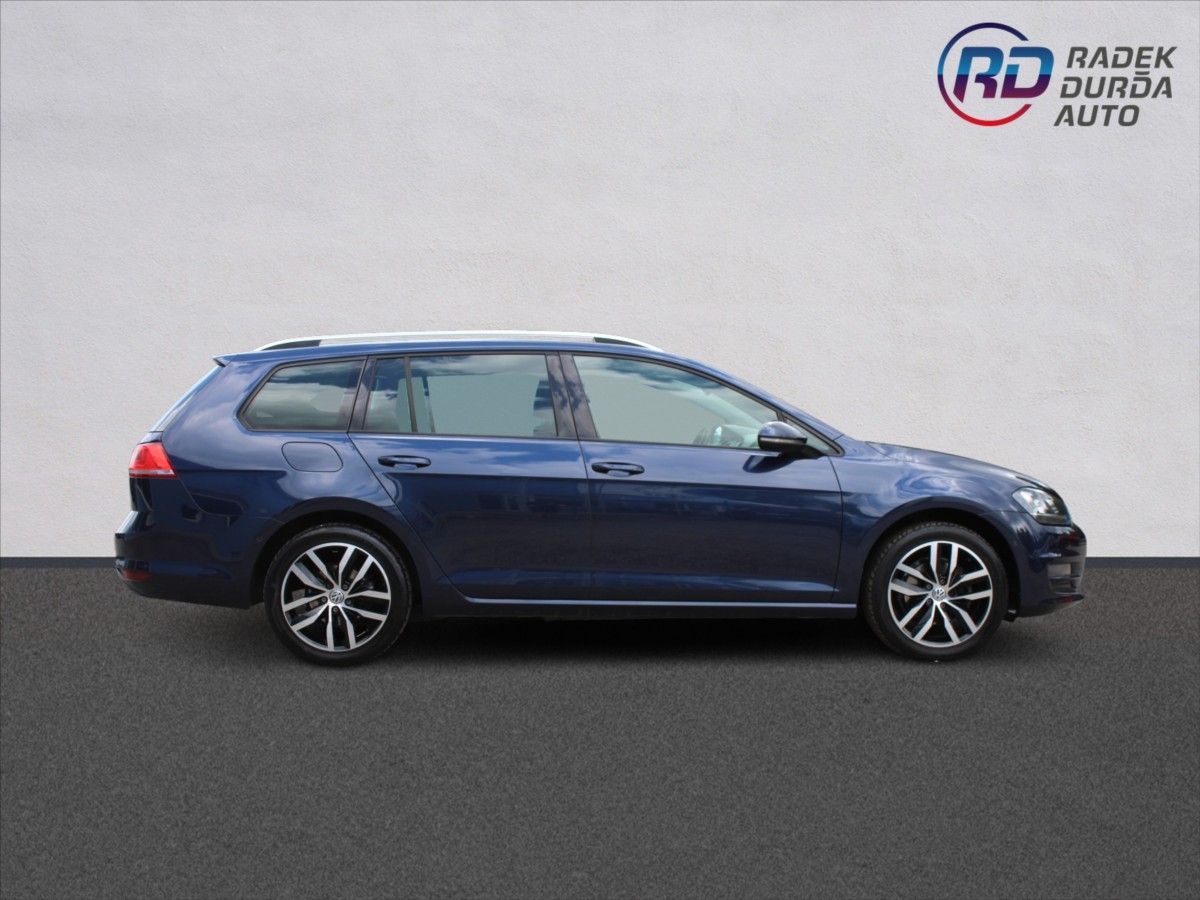 Volkswagen Golf, 1,4 TSI  VÝHŘEVY,TAŽNÉ,BIXENON - fotka 4