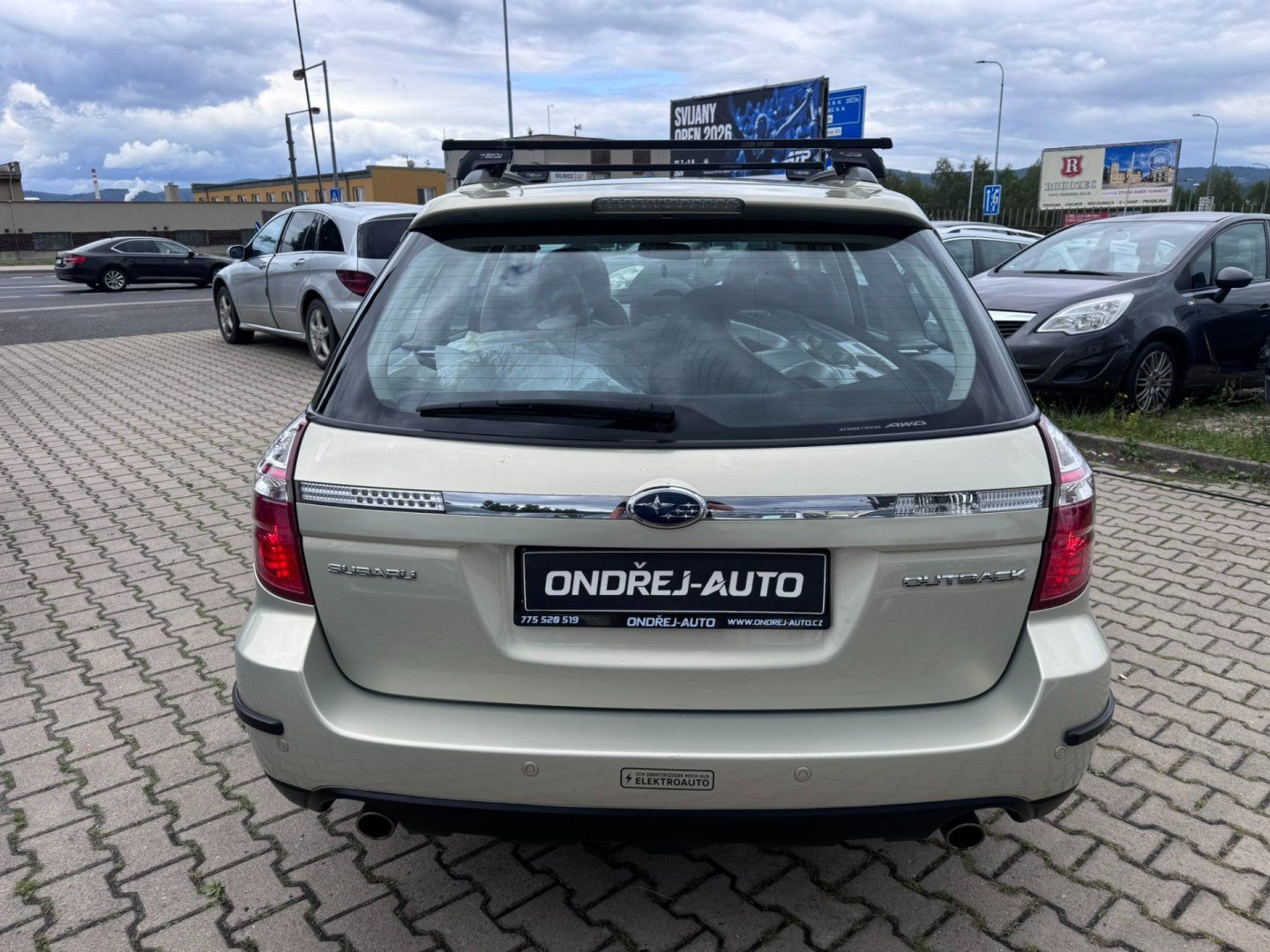 Subaru Outback, 4X4 2,5i 121 KW TAŽNÉ 2. MAJ. - fotka 4