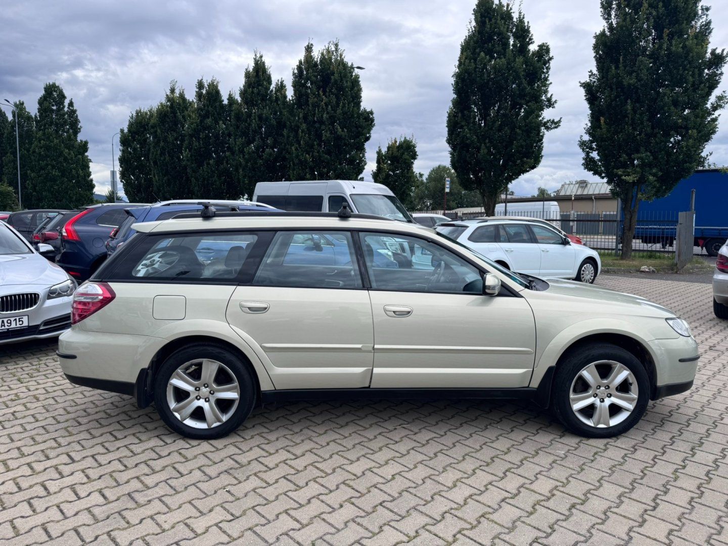Subaru Outback, 4X4 2,5i 121 KW TAŽNÉ 2. MAJ. - fotka 6