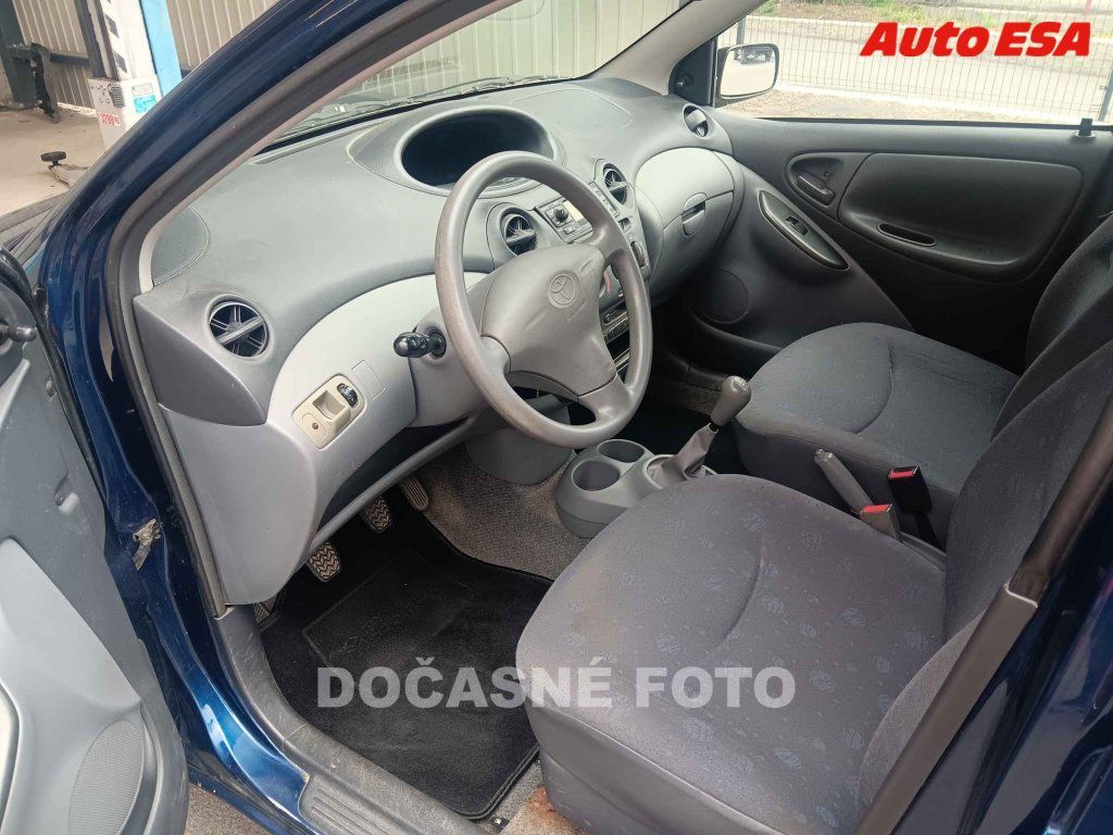 Toyota Yaris, 1.0VVTi - fotka 3