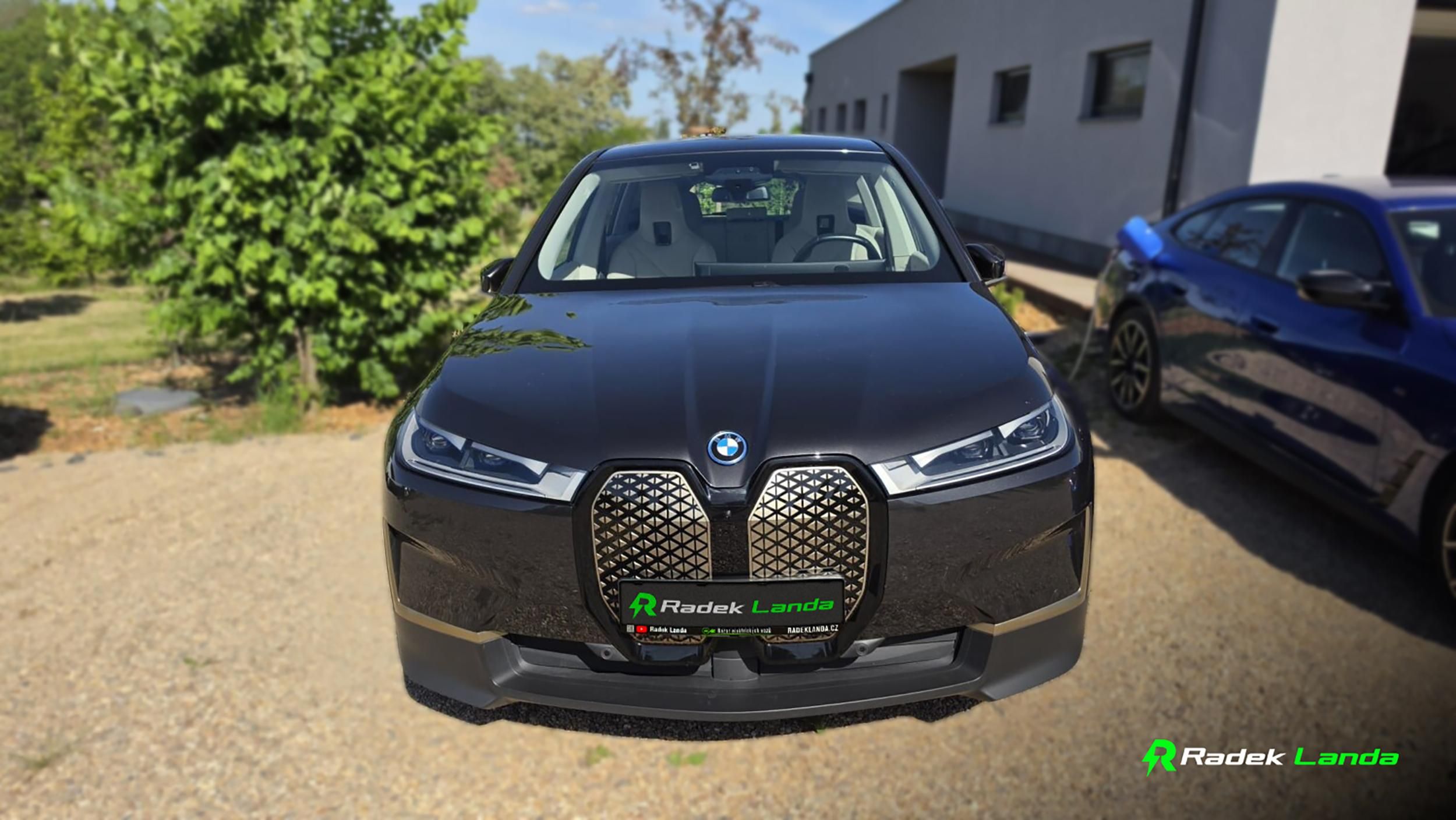 BMW iX, xDrive40 Edition - fotka 2