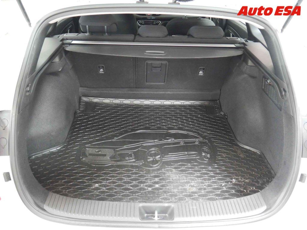 Hyundai i30, 1.6 CRDi,Style,navi,kamera - fotka 6